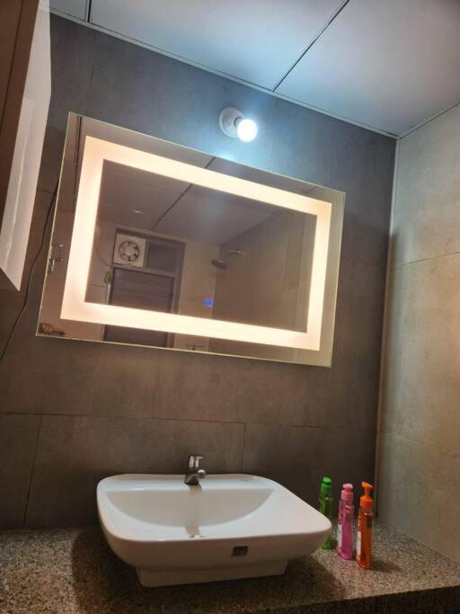 2 Bhk Luxurious Flat In Skyland Hebbal Airport Road