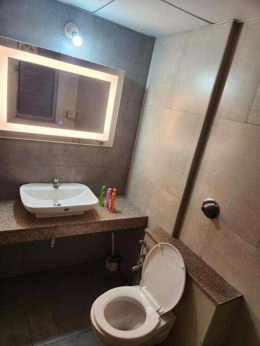 Apartment 2 Bhk Luxurious Flat In Skyland Hebbal Airport Road Bangalore