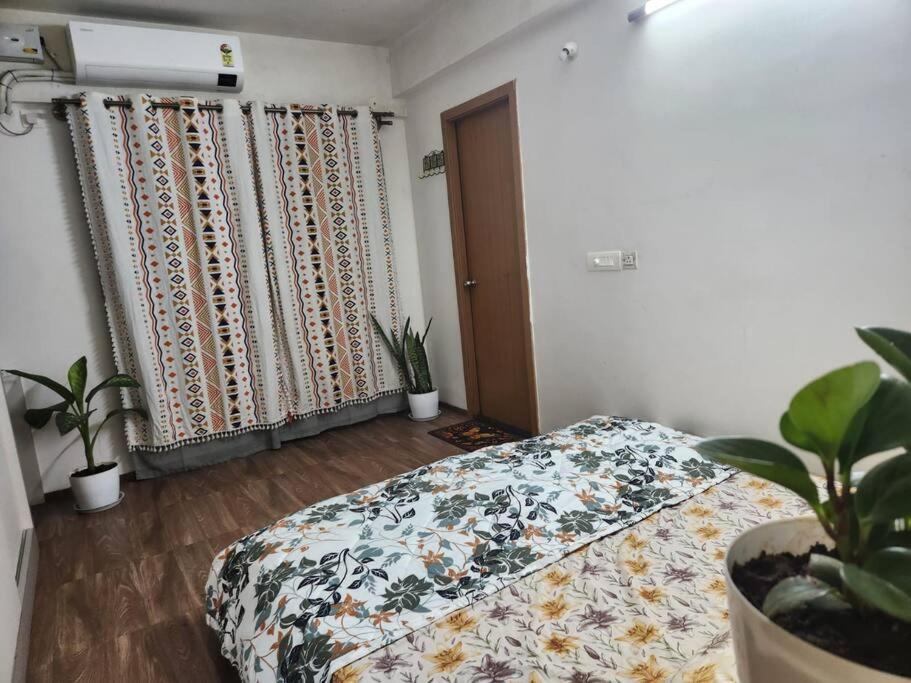 2 Bhk Luxurious Flat In Skyland Hebbal Airport Road *