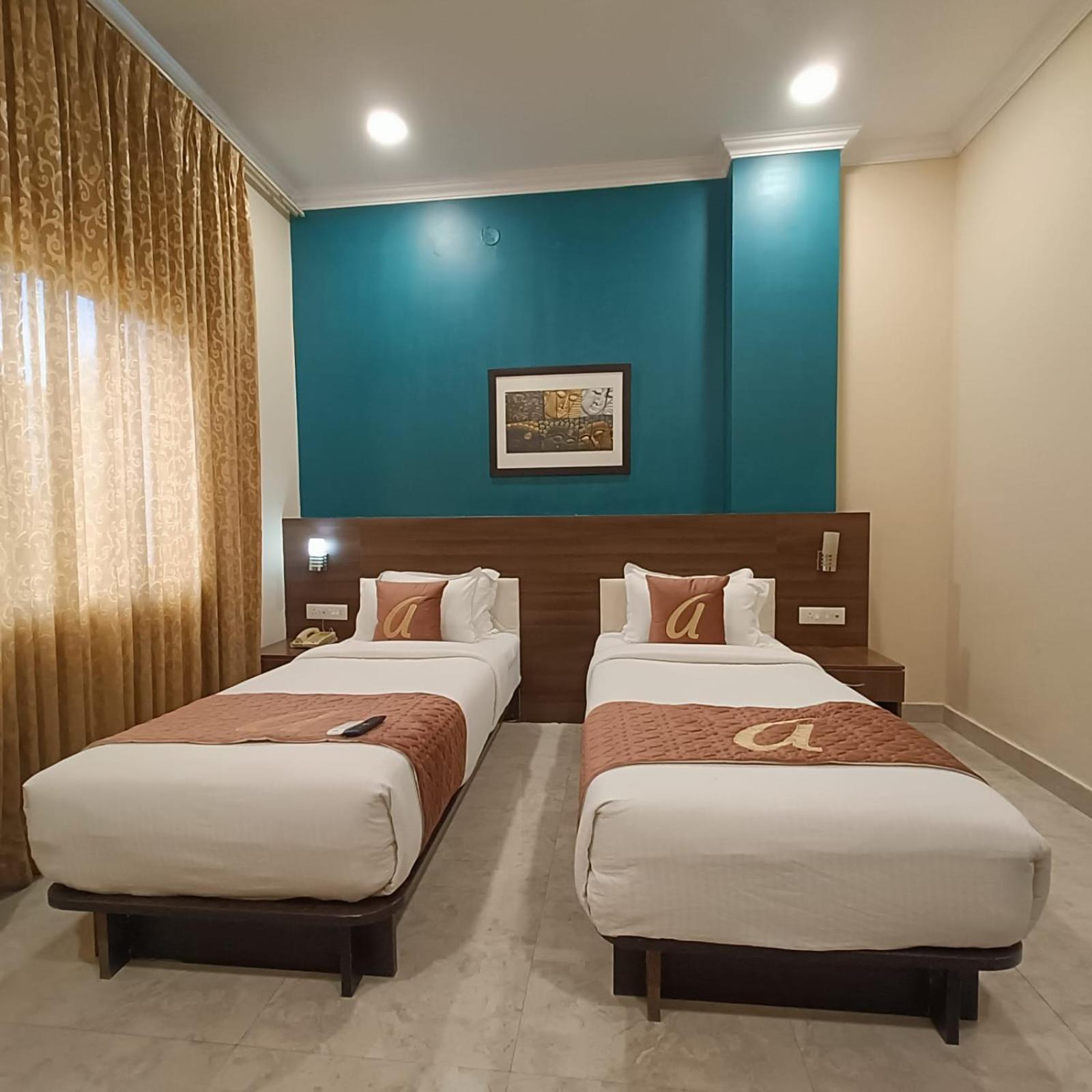 Astra & Whitefield Near To Nallurahalli Metro Station And Ktpo 3*