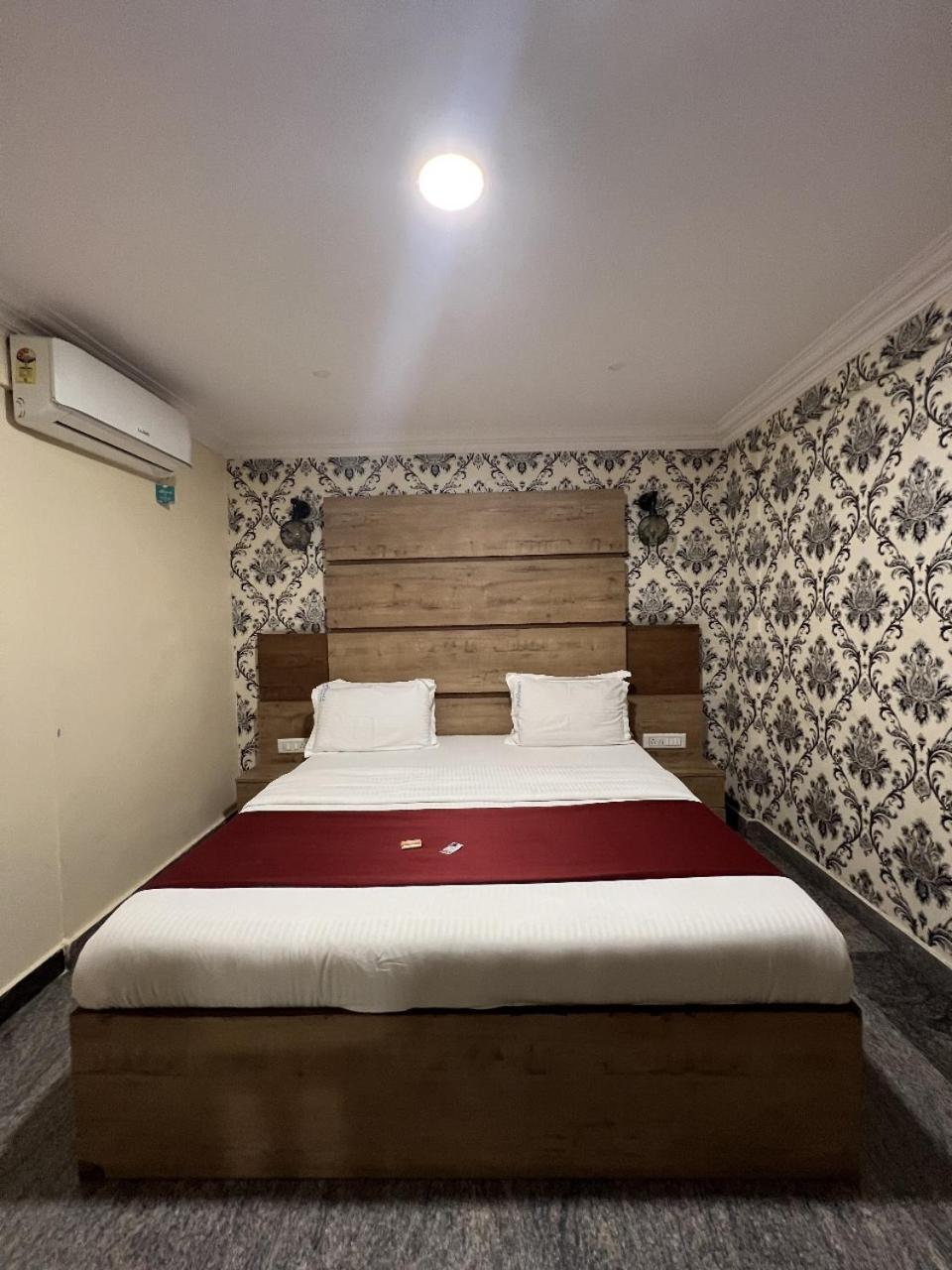 Hotel Dreamz *