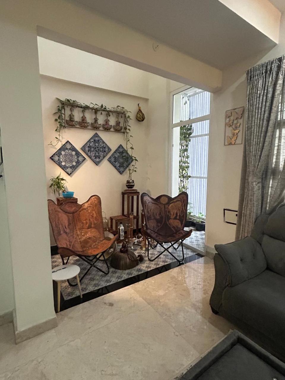 Gatsby 2bhk Luxury By Spacez Pousada *