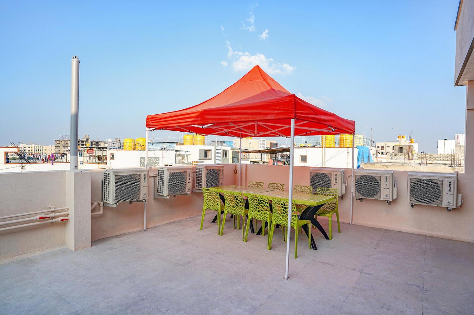 Hotel Fabhotel Galaxy Heights