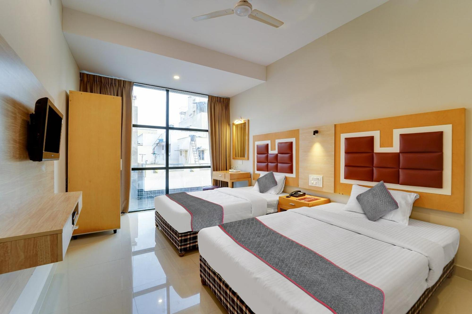 Super Townhouse Davis Let Hotel 3*