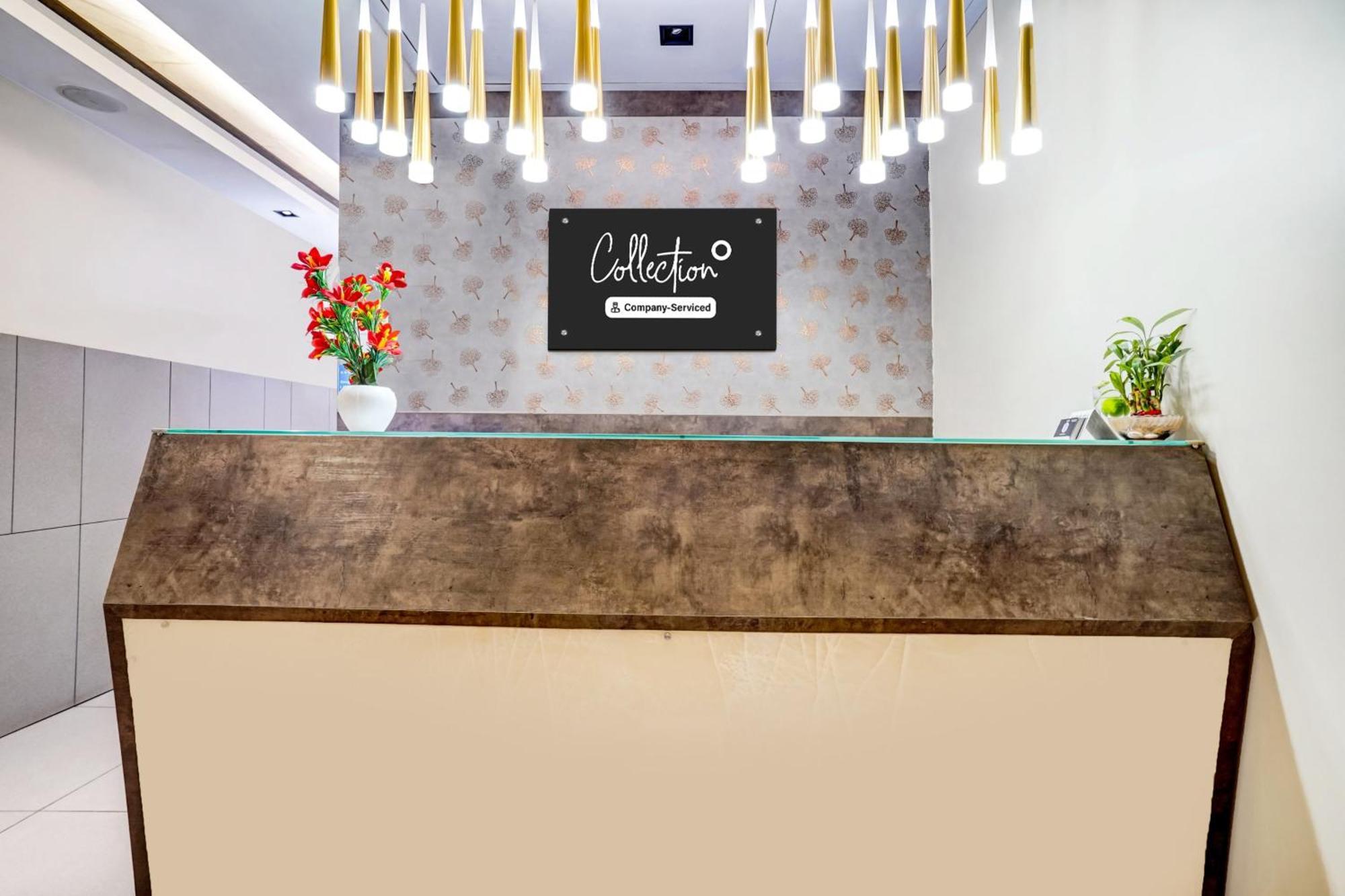 Hotel Super Collection O Metro Park Opposite Kalasipalya Bus Stand 4*