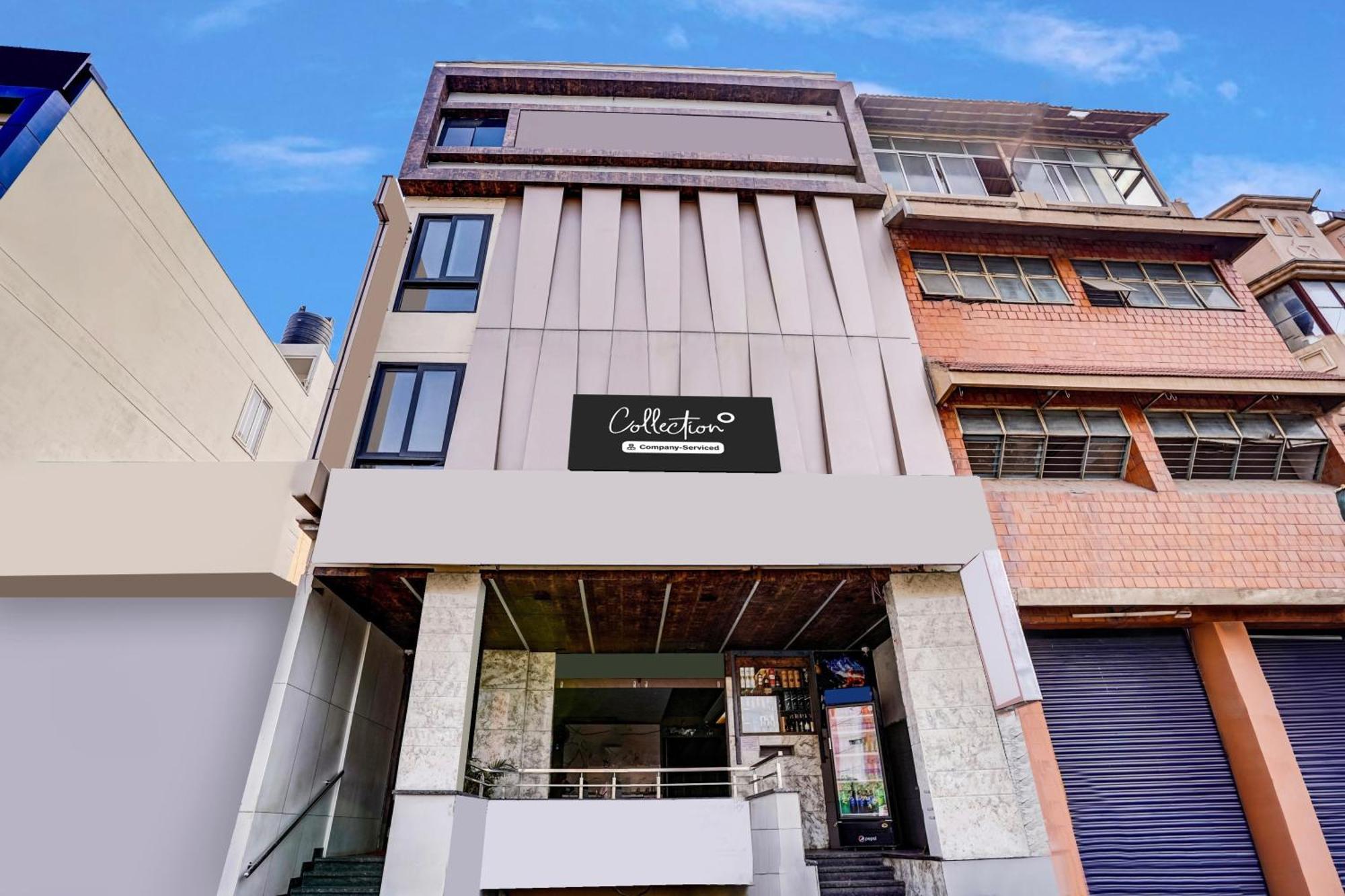 Hotel Super Collection O Metro Park Opposite Kalasipalya Bus Stand 4*