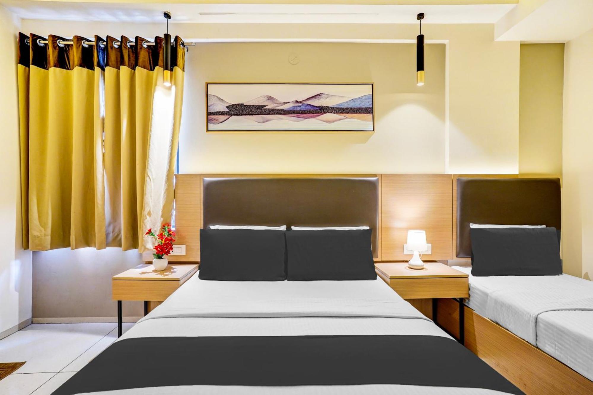 Hotel Super Collection O Metro Park Opposite Kalasipalya Bus Stand Bangalore