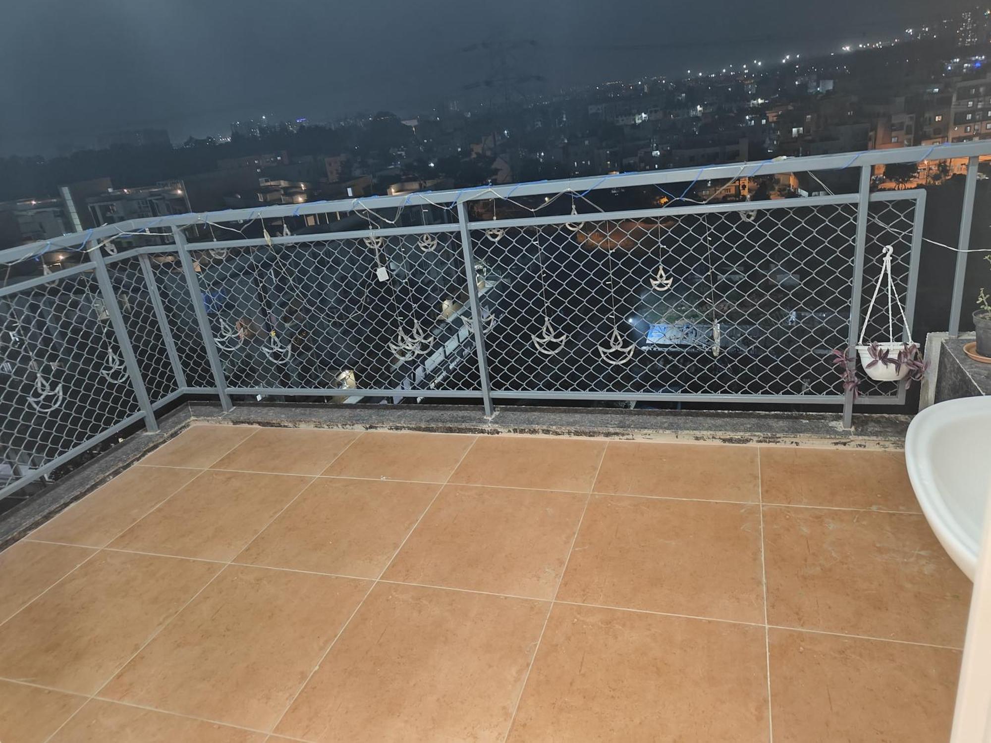 Singh's Space L Luxurious 2bhk L On Floor With Large Balcony Apartment