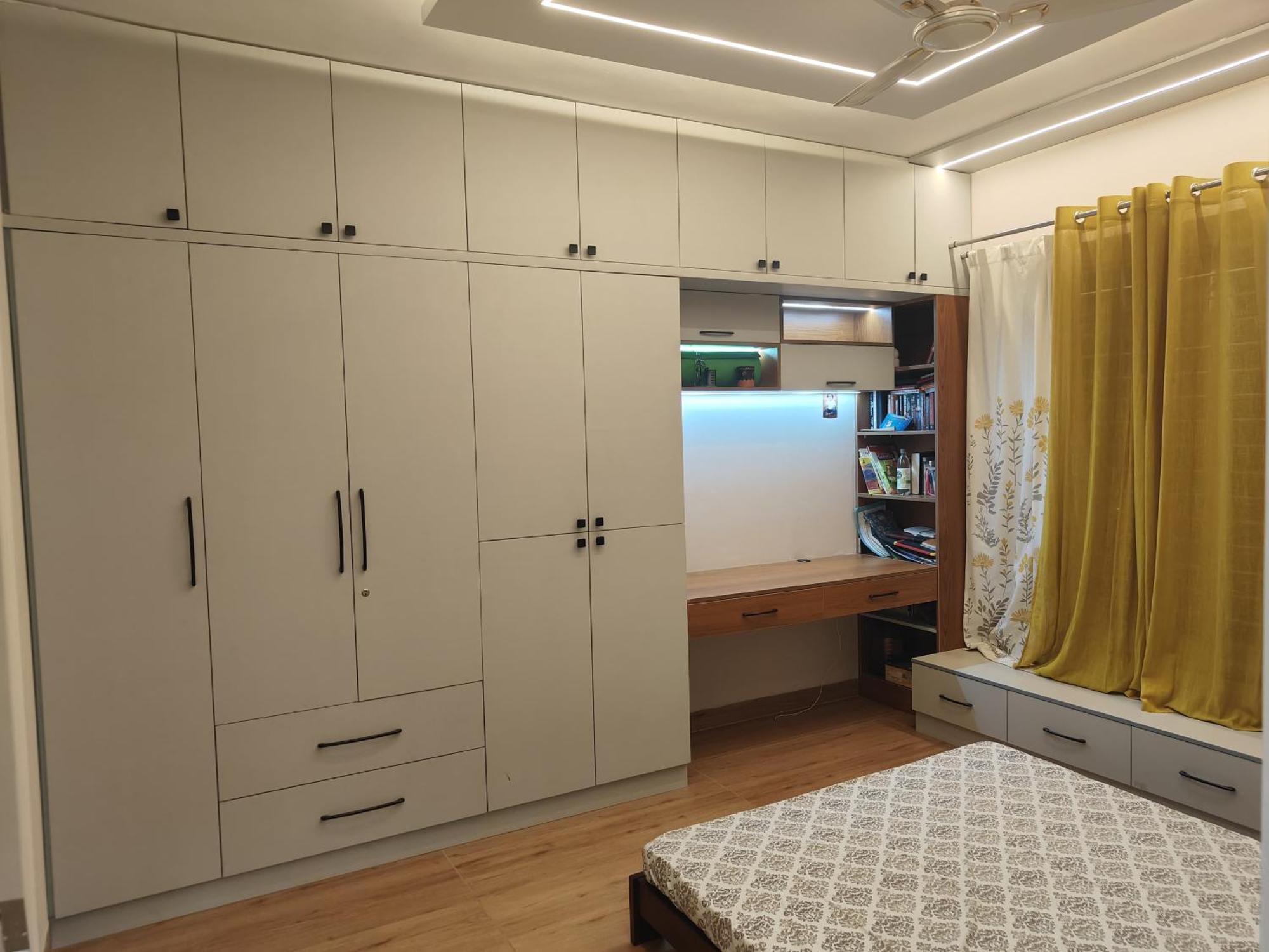 Singh's Space L Luxurious 2bhk L On Floor With Large Balcony Apartment *