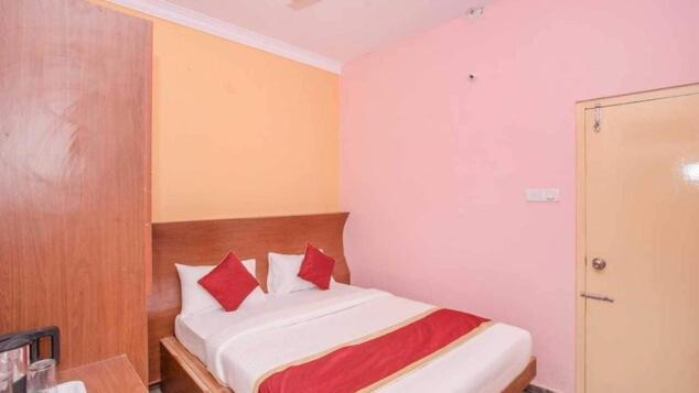 Blossom Hotel *