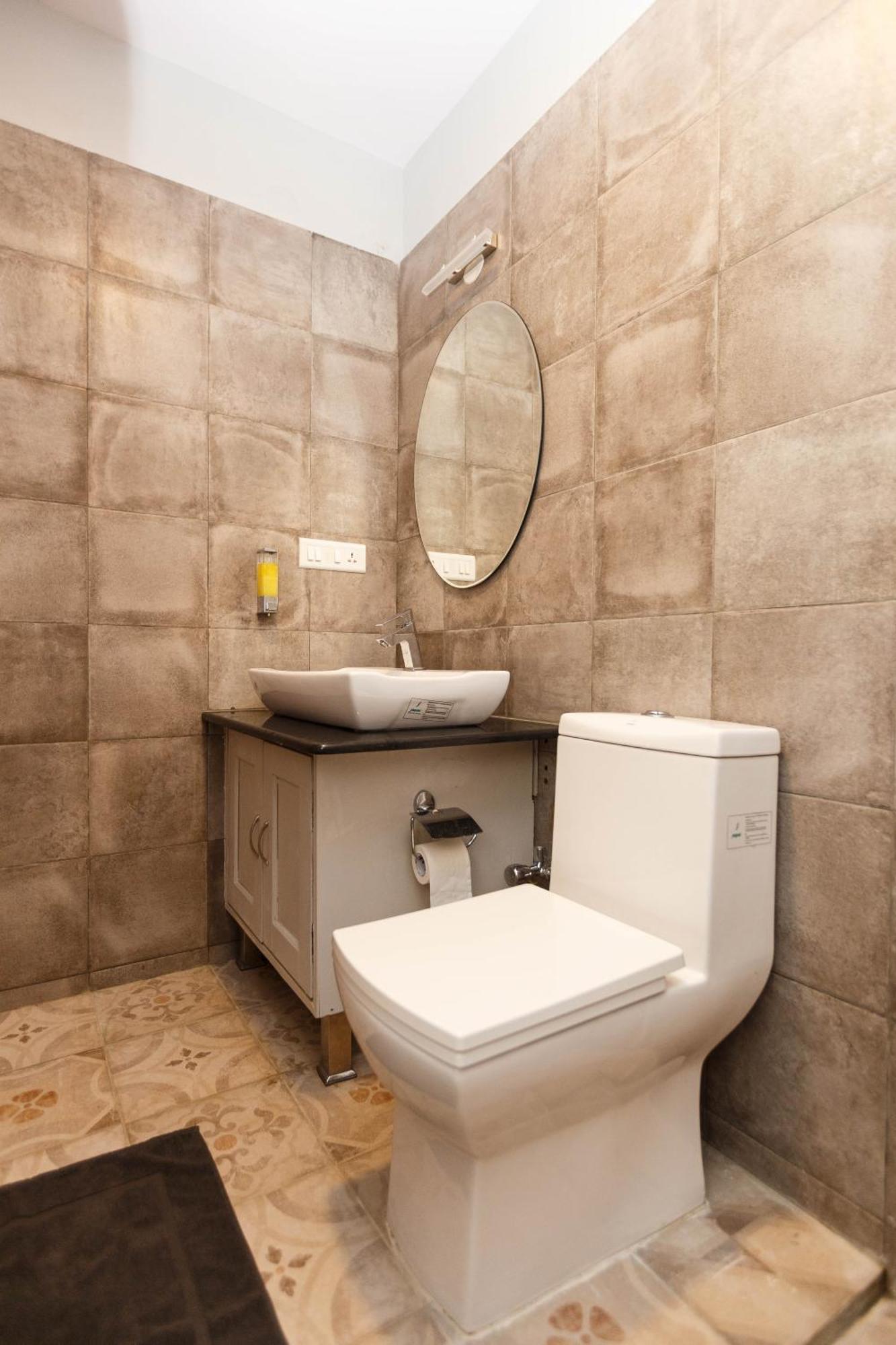 Locul Uptown - Near Palace Grounds Albergue