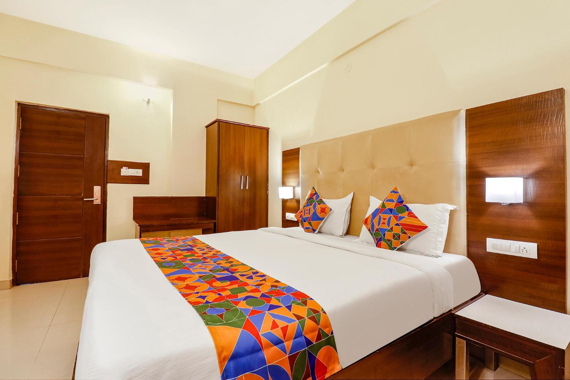 Fabhotel Magaji Comfort Hotel *