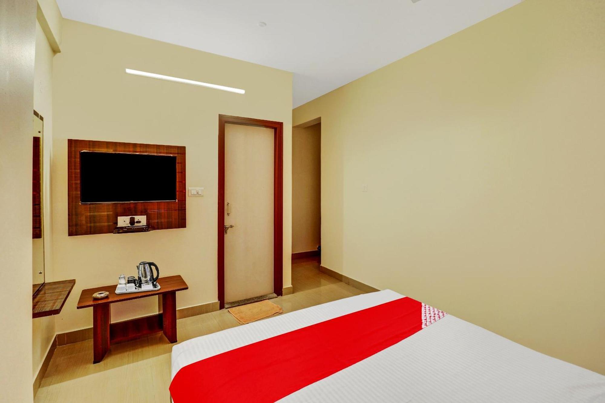 Hotel O Golden Paradise