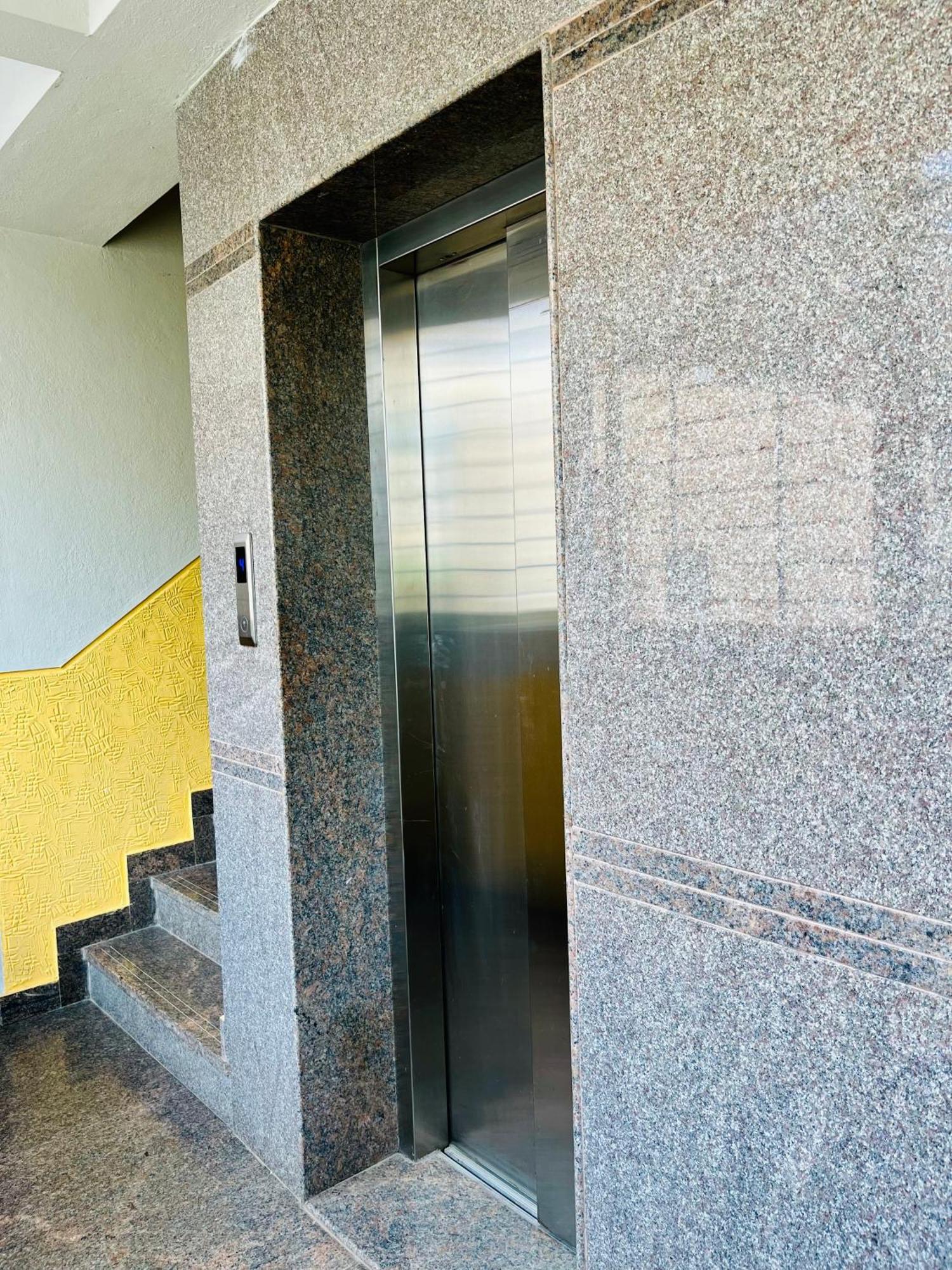 Apartamento Esha Enclave - Premium Suits