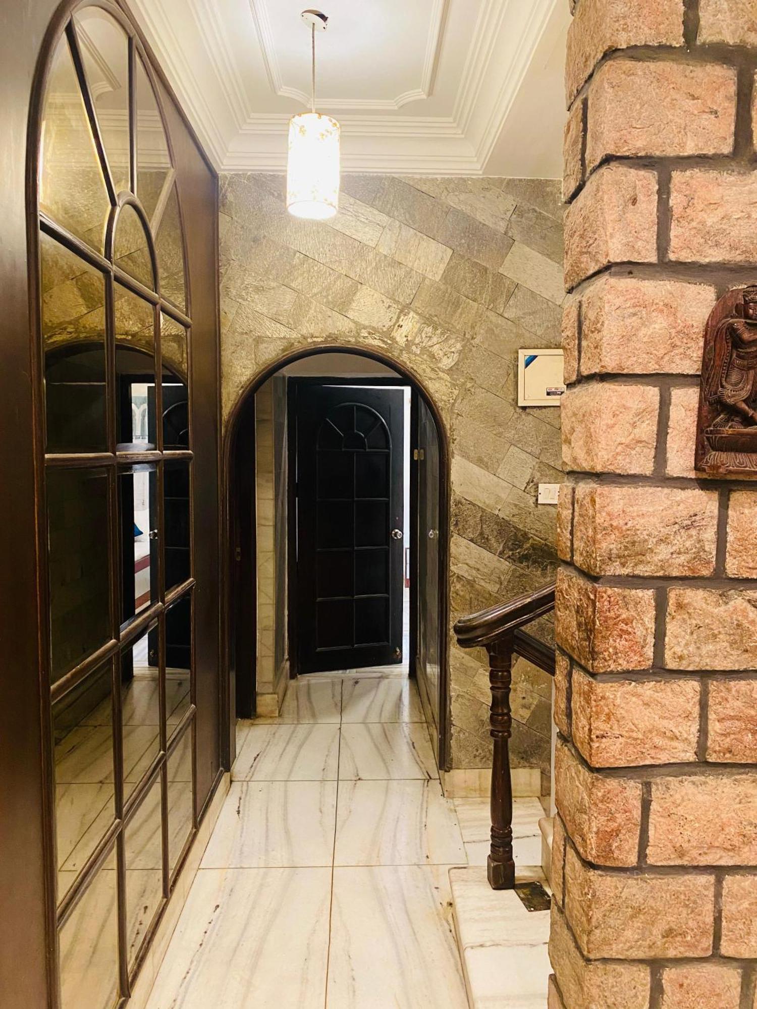 Villa Regal Saphire 5 Bhk Luxury *