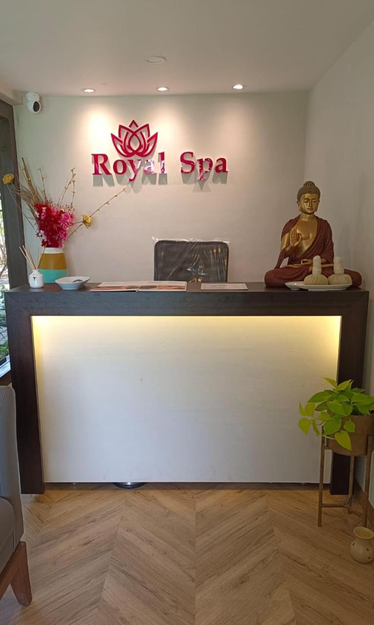 Resort Royal Orchid & Convention Centre, Yelahanka 4*