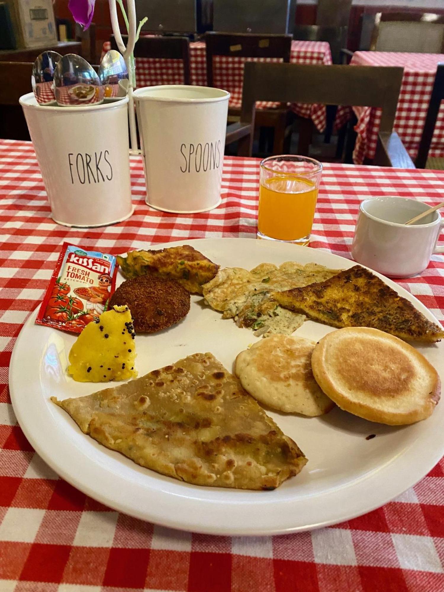 Acomodação com café da manhã  Golden Lotus Boutique Bangalore