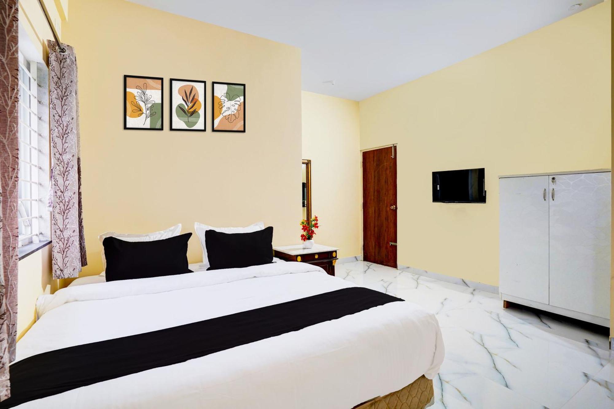 O Rr Comforts Hotel 3*