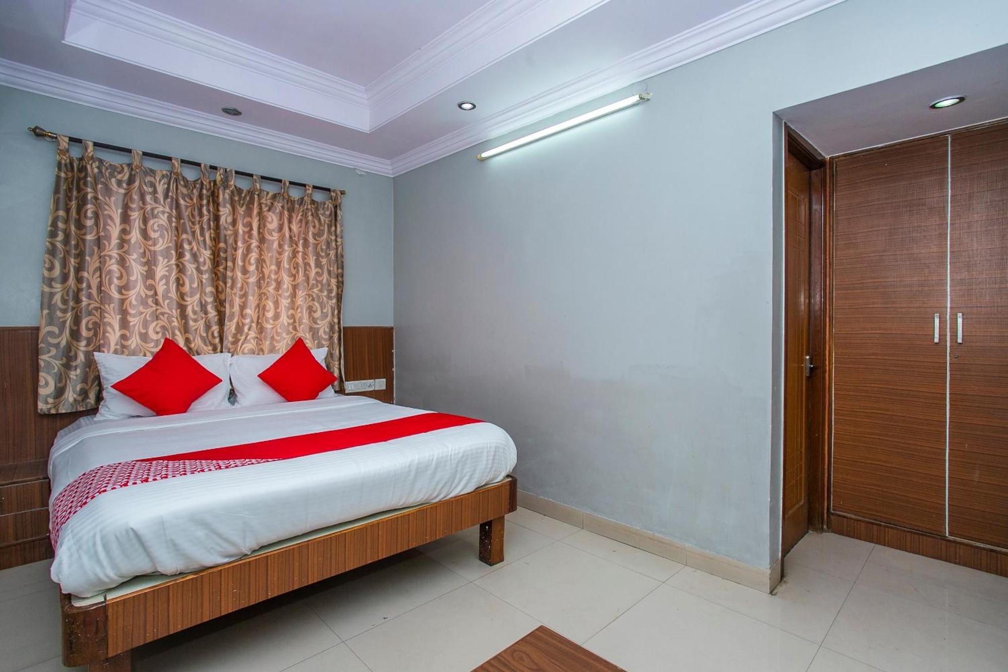 O White Near Lalbagh Botanical Garden 4* Bangalore