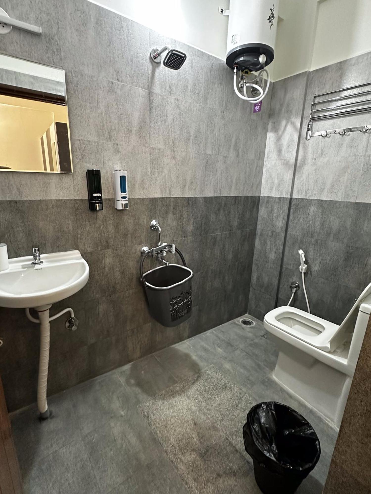 Hotel Trinetra Homes 102