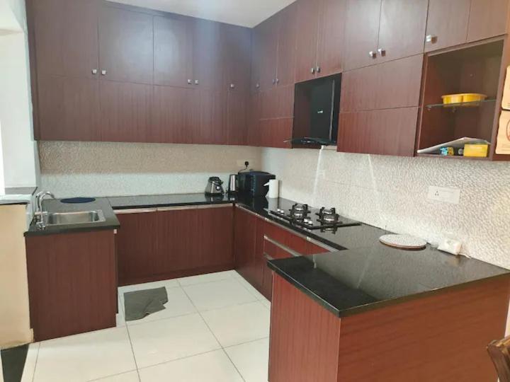 Apartment Spacious 3 Bhk On High Flr With Sunset , View Bangalore