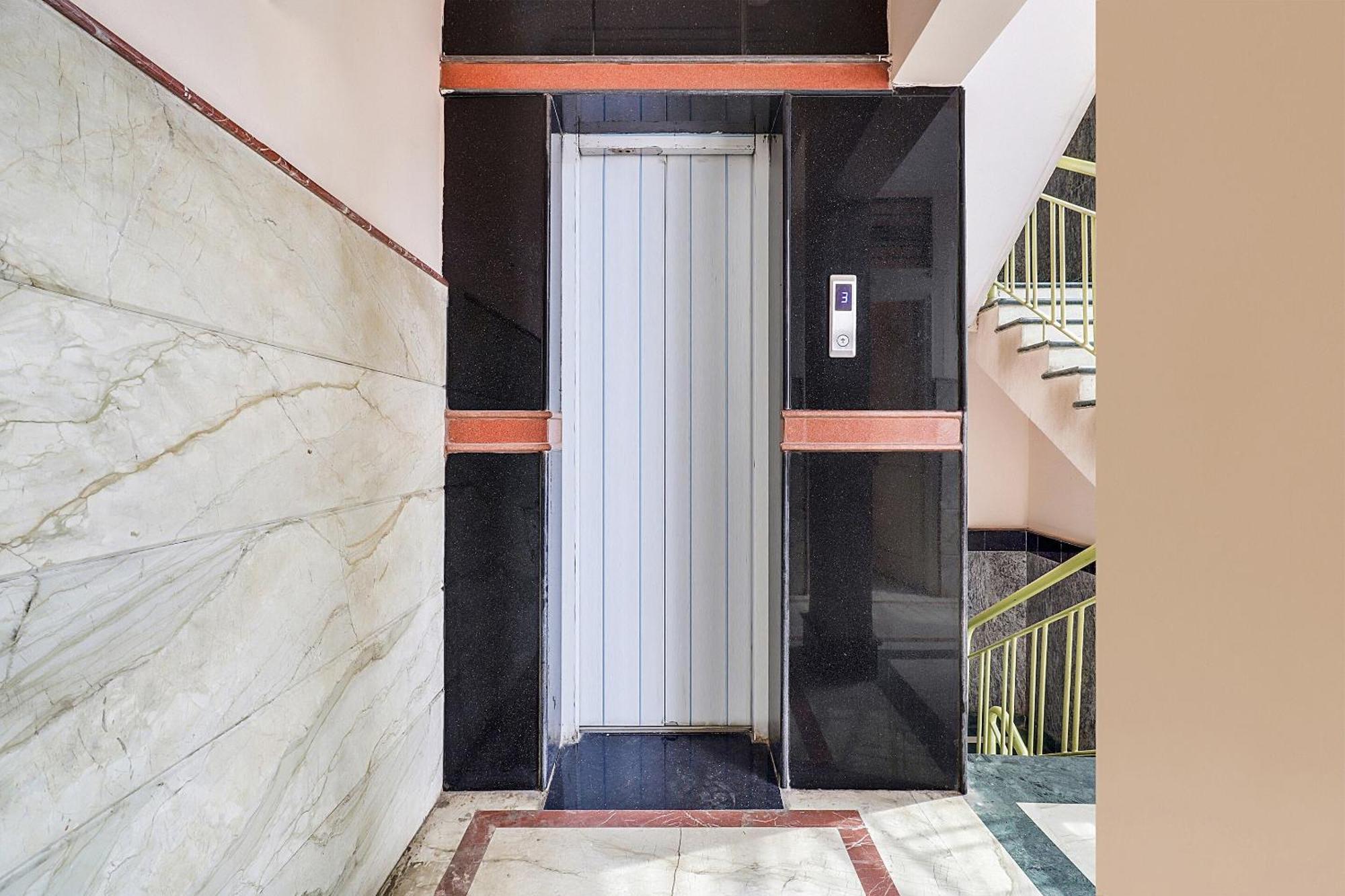 O Vasavi Residency Hotel