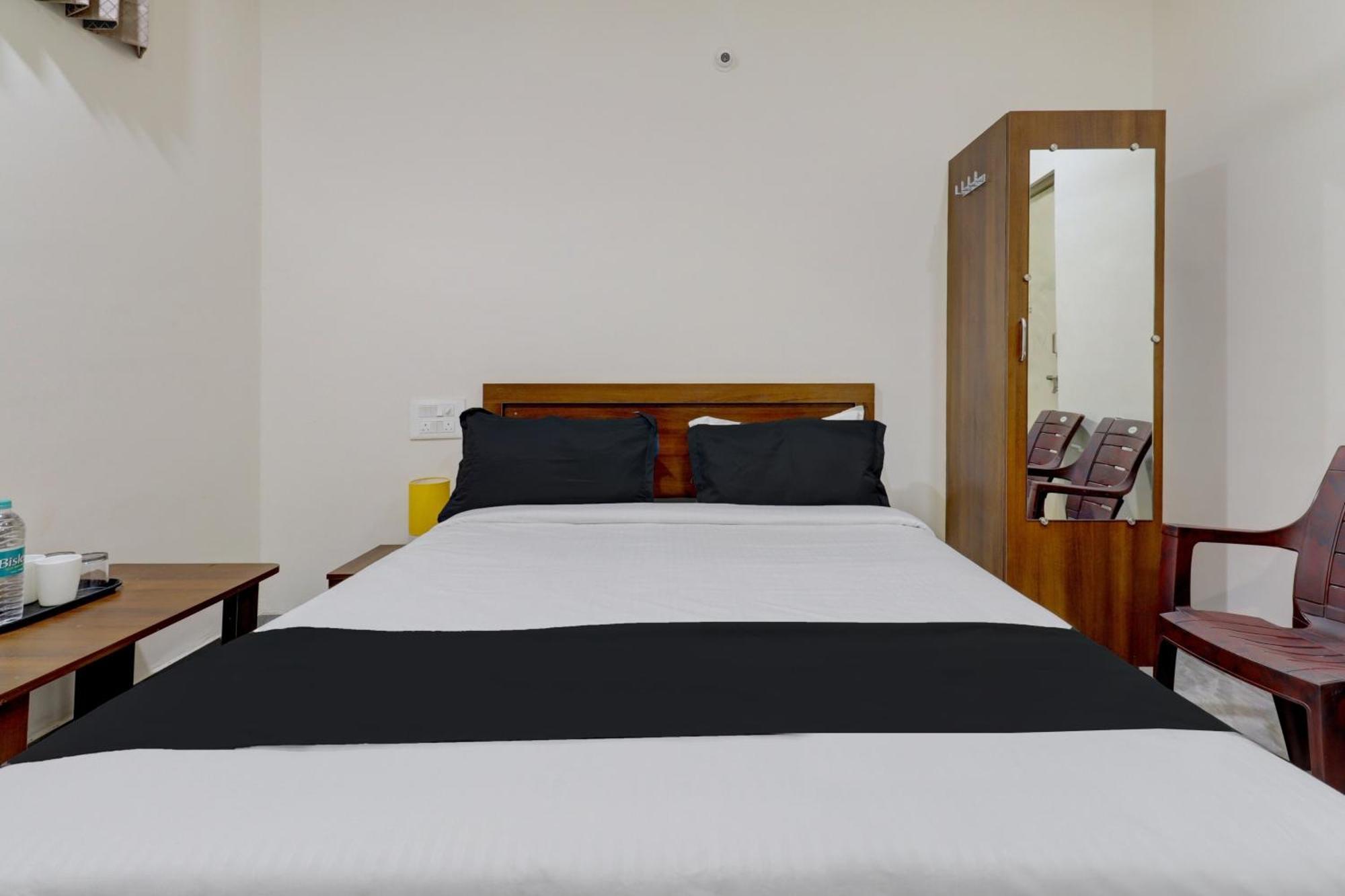 O Cheluva Residency 2*
