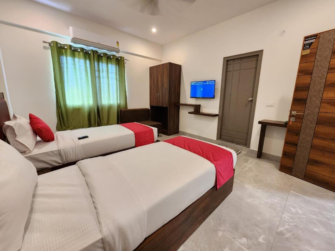 Dreams Hotel *