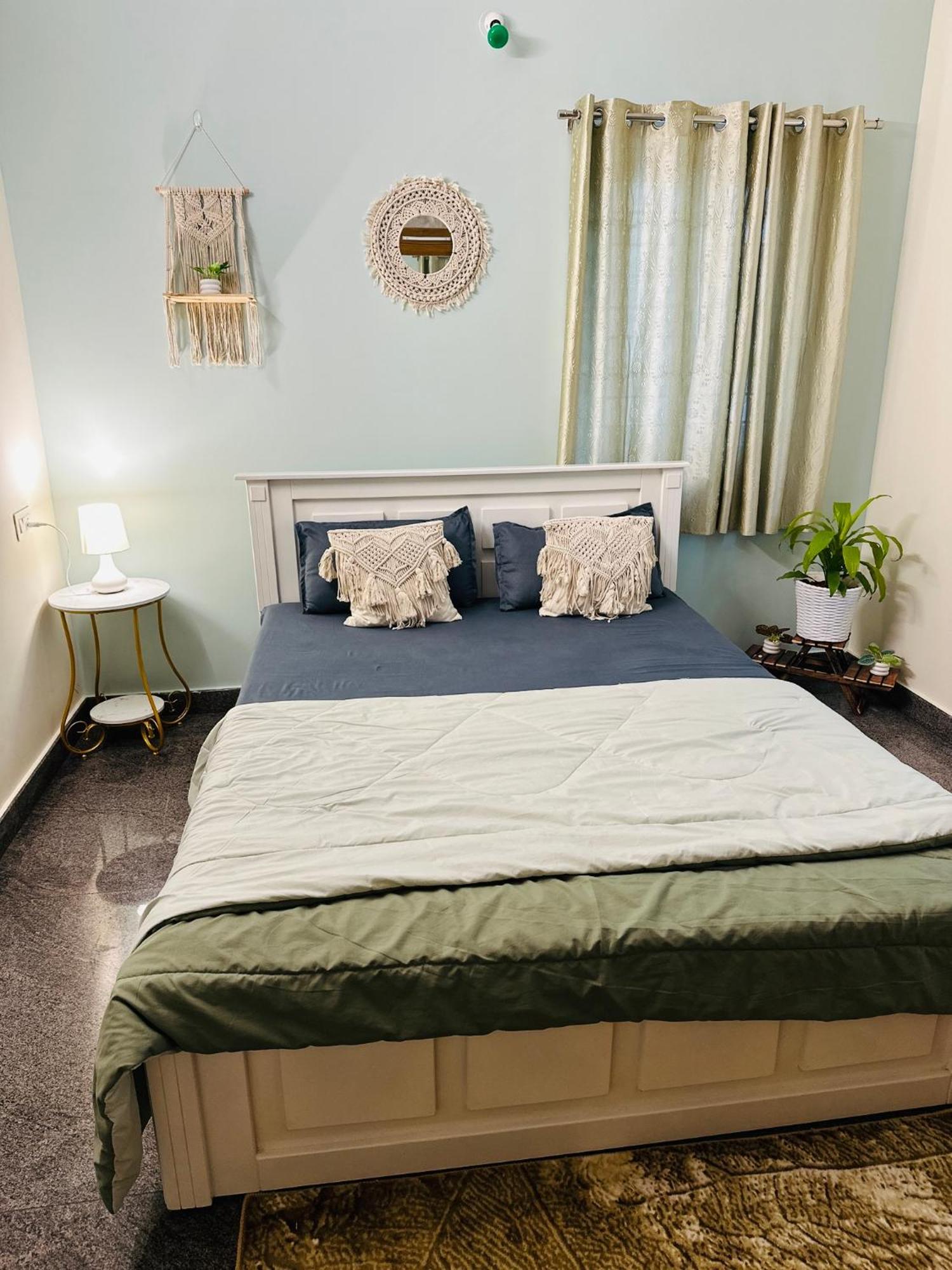 Aura, Hsr Couple Friendly 1bhk Apartment