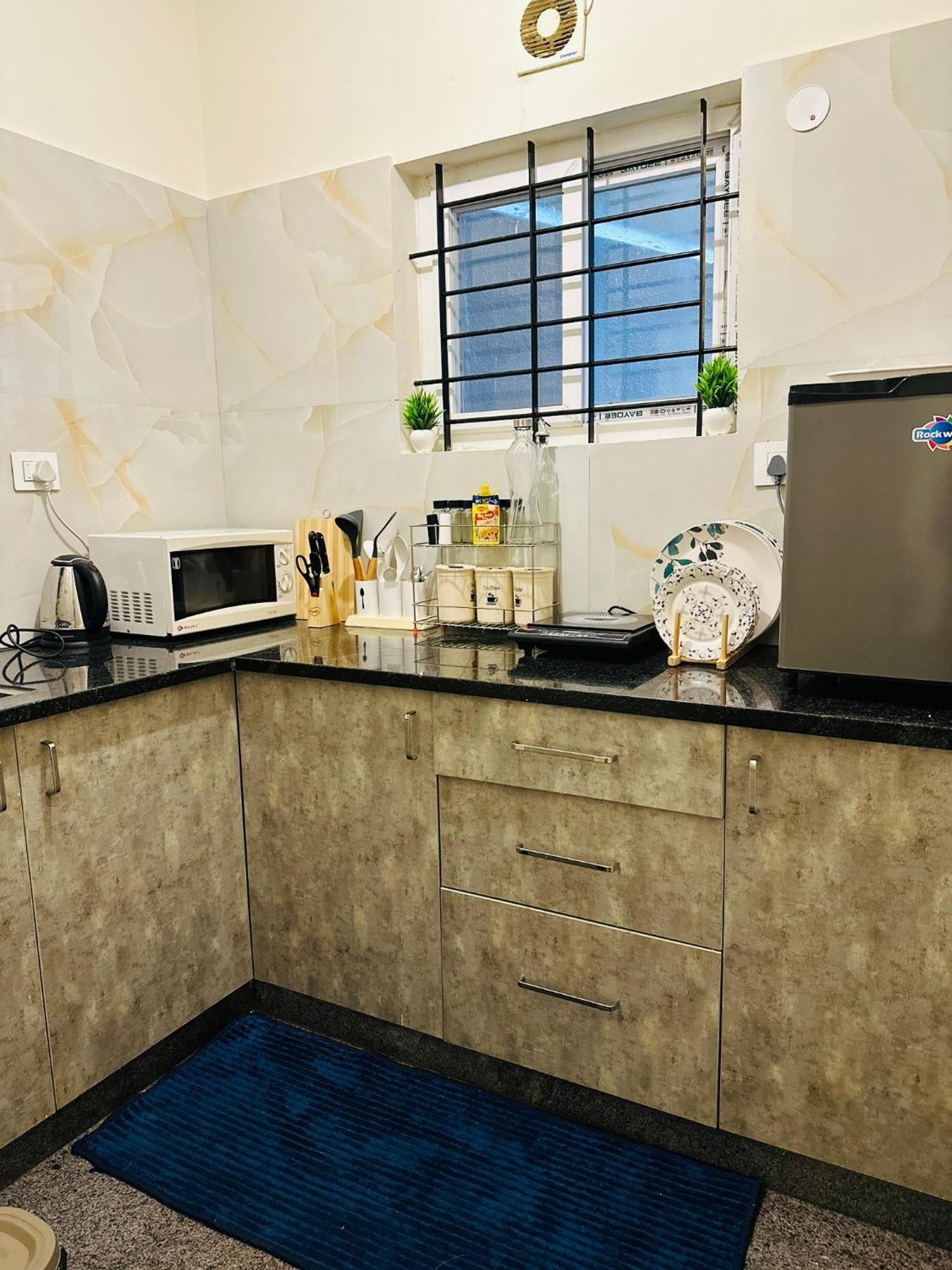 Aura, Hsr Couple Friendly 1bhk Apartment Bangalore