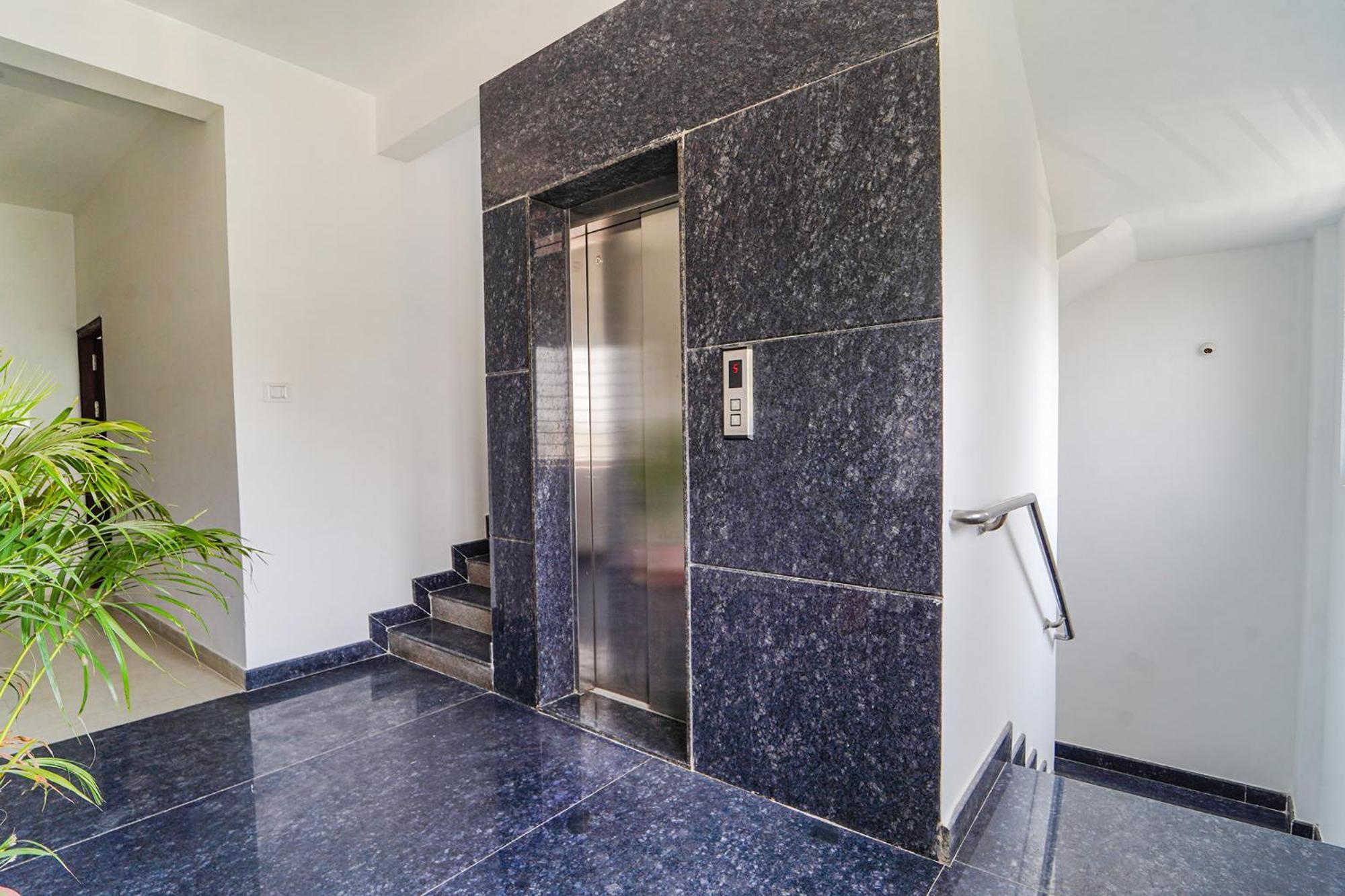 Fabhotel Metro - Nr Esi Hospital Hotel