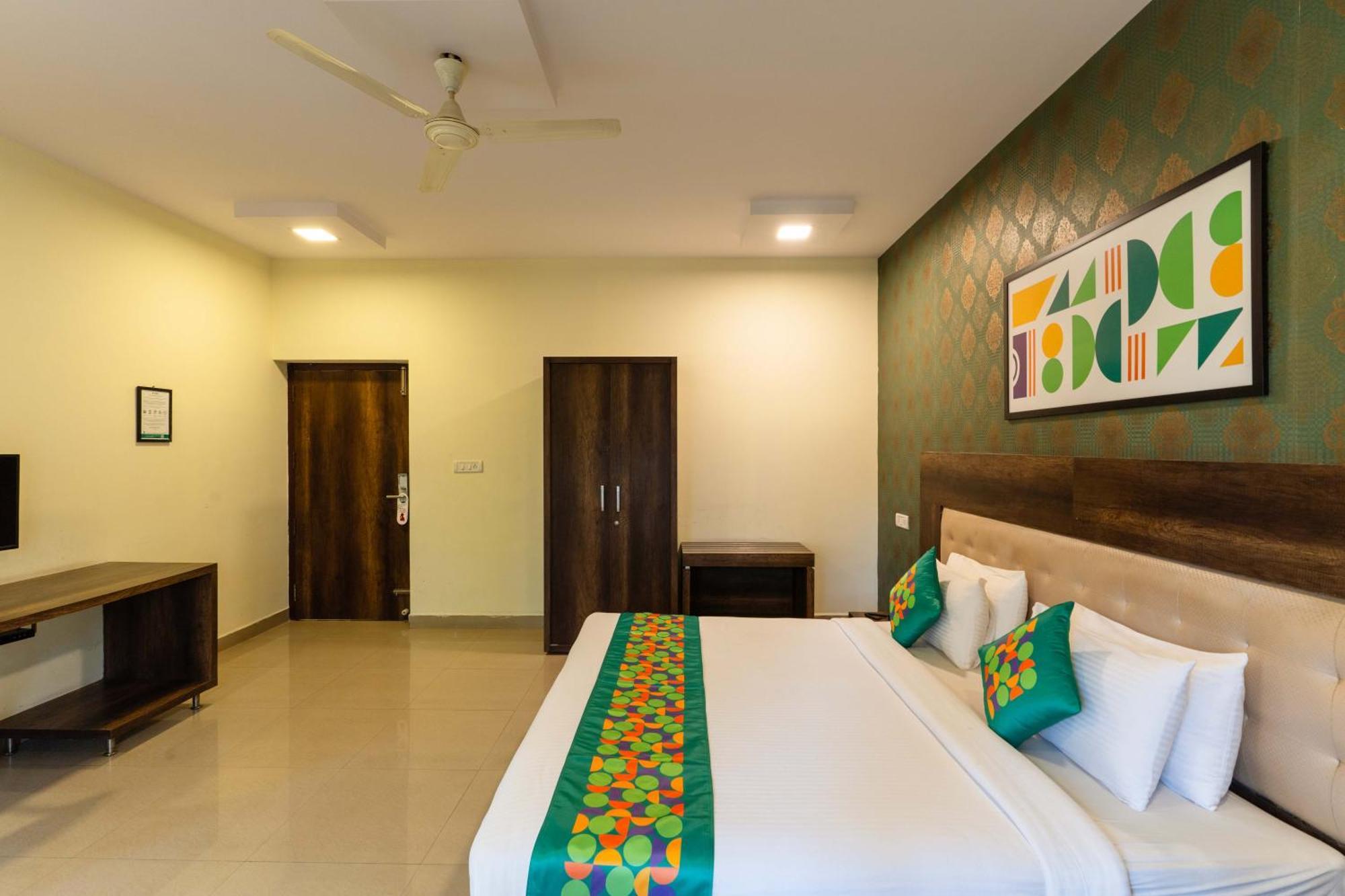 Hotel Treebo Cranberry Delight, Manyata Tech Park