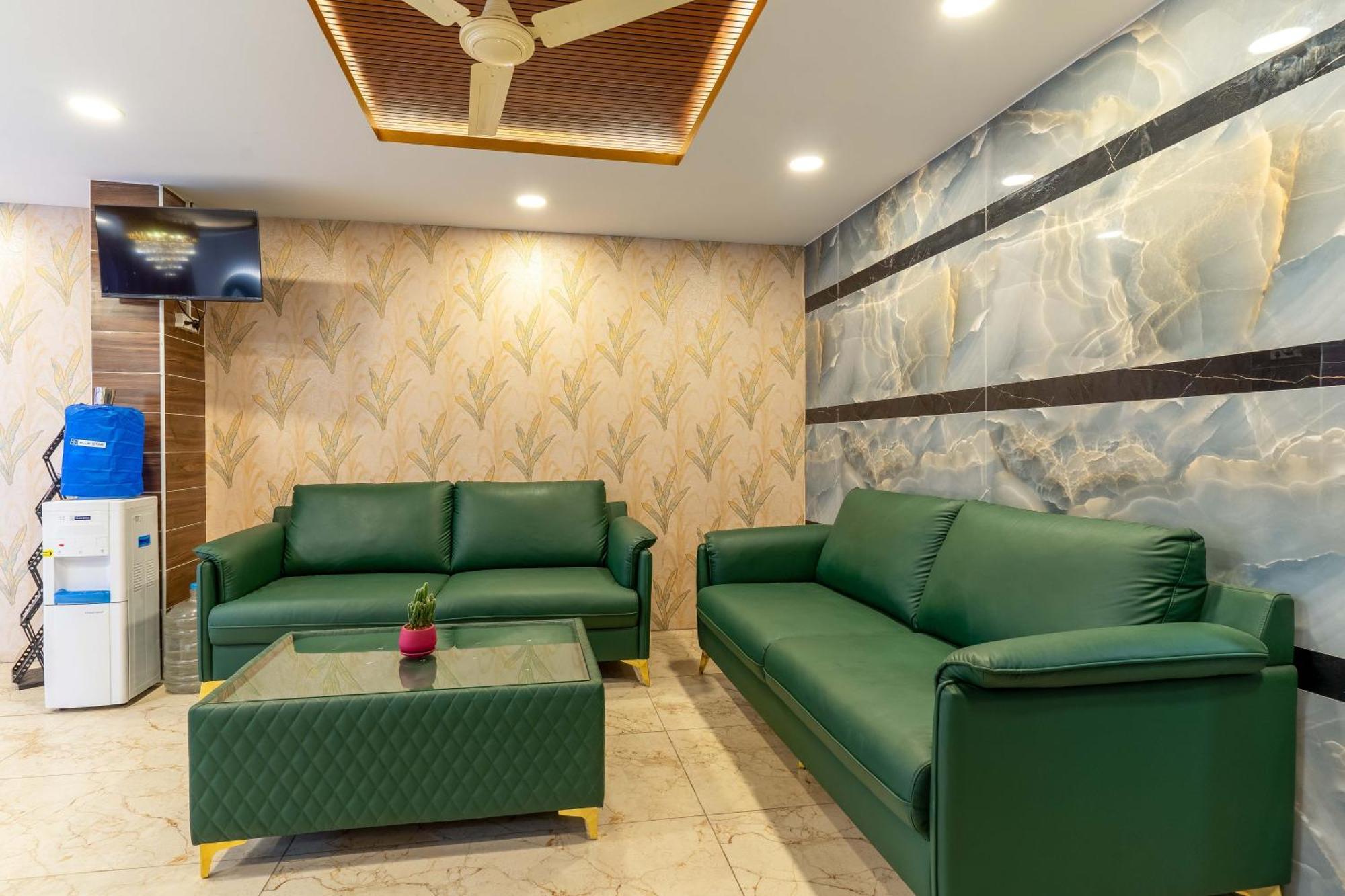 Hotel Chalet, Madiwala 3*