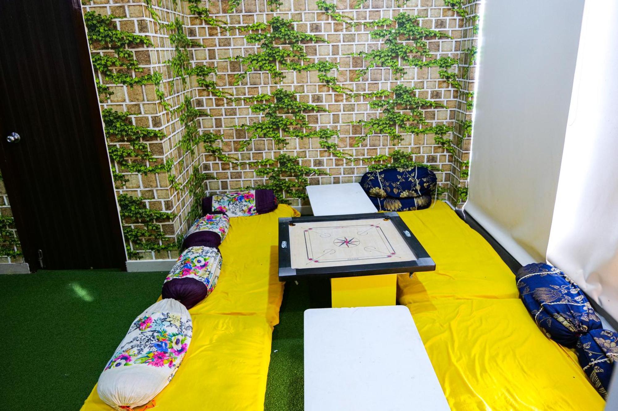 Hostel Econstruct Men's Hub *