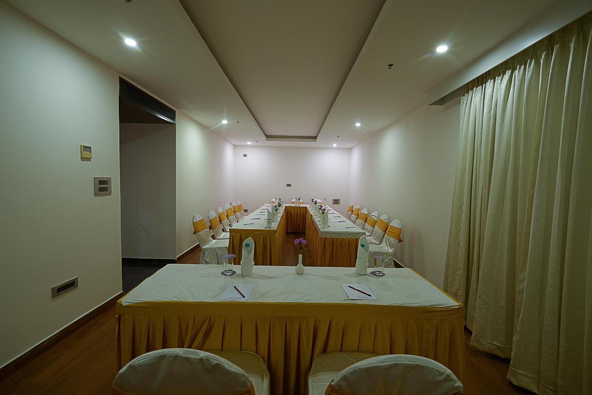 Grand Continent Malleshwaram A Sarovar Portico Affiliate Hotel 3*