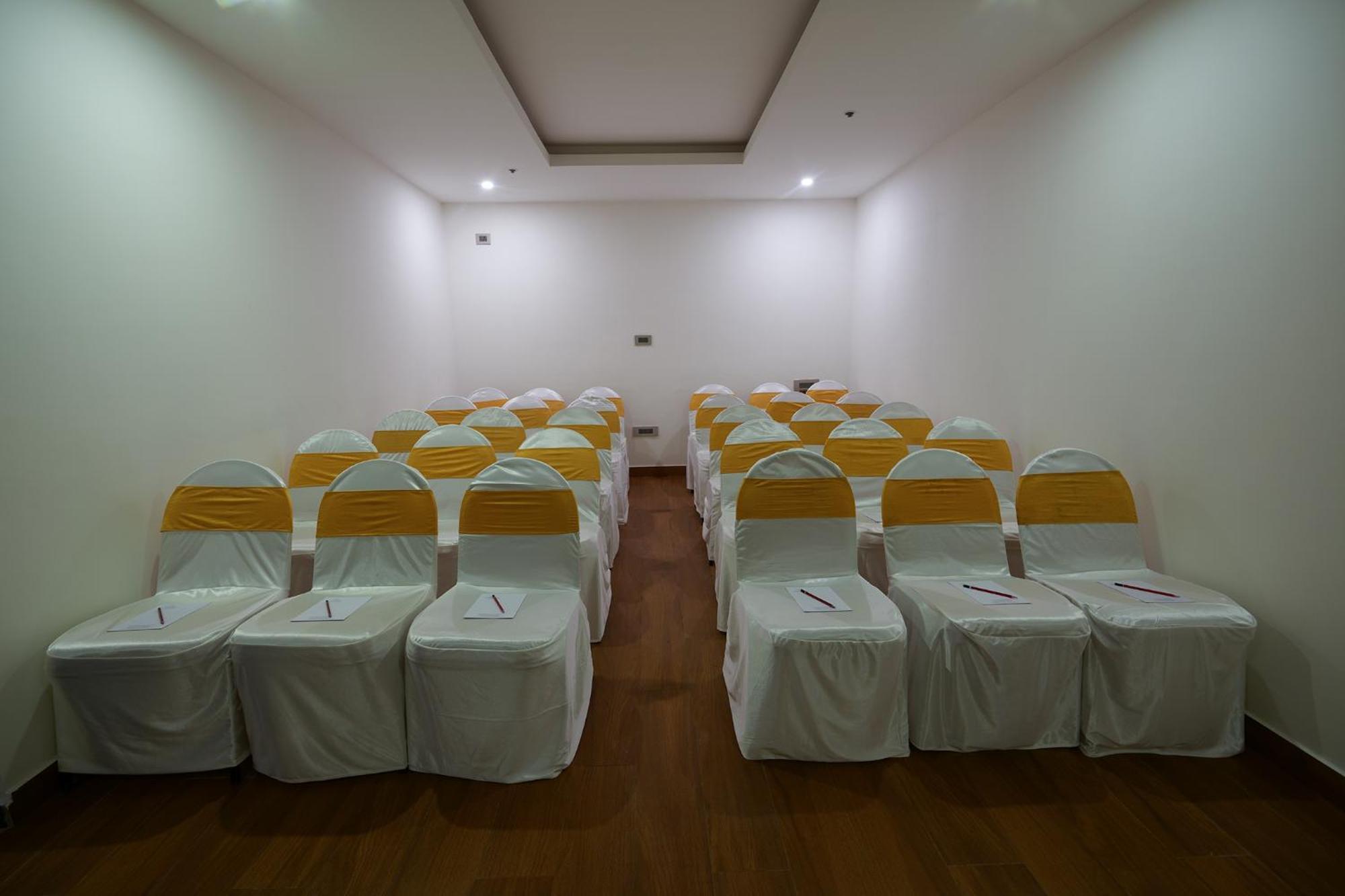 Hotel Grand Continent Malleshwaram A Sarovar Portico Affiliate Bangalore