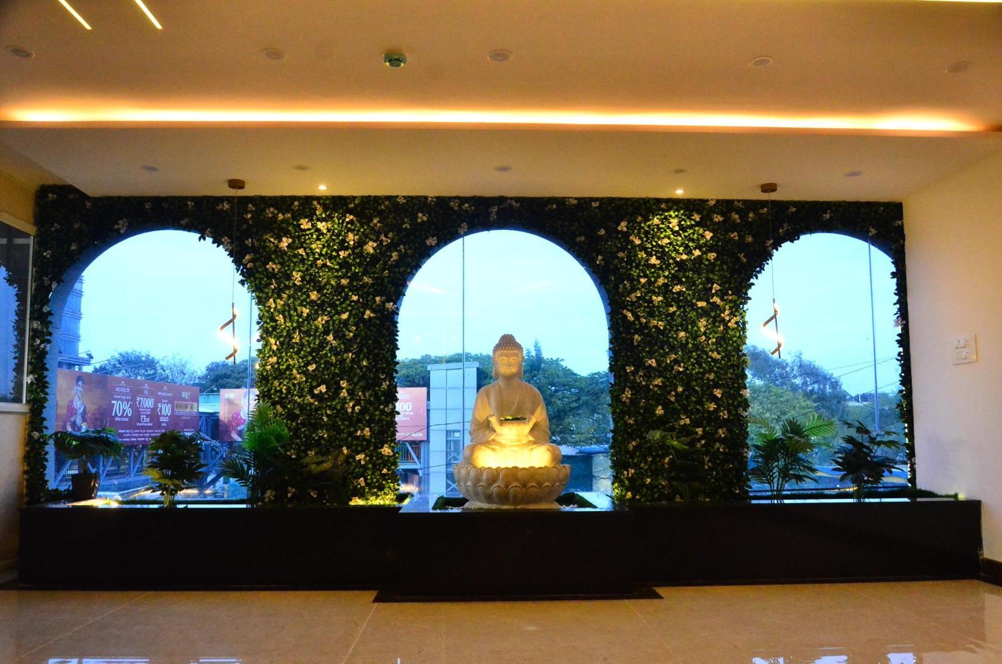 Hotel Eyrie Nest 3*