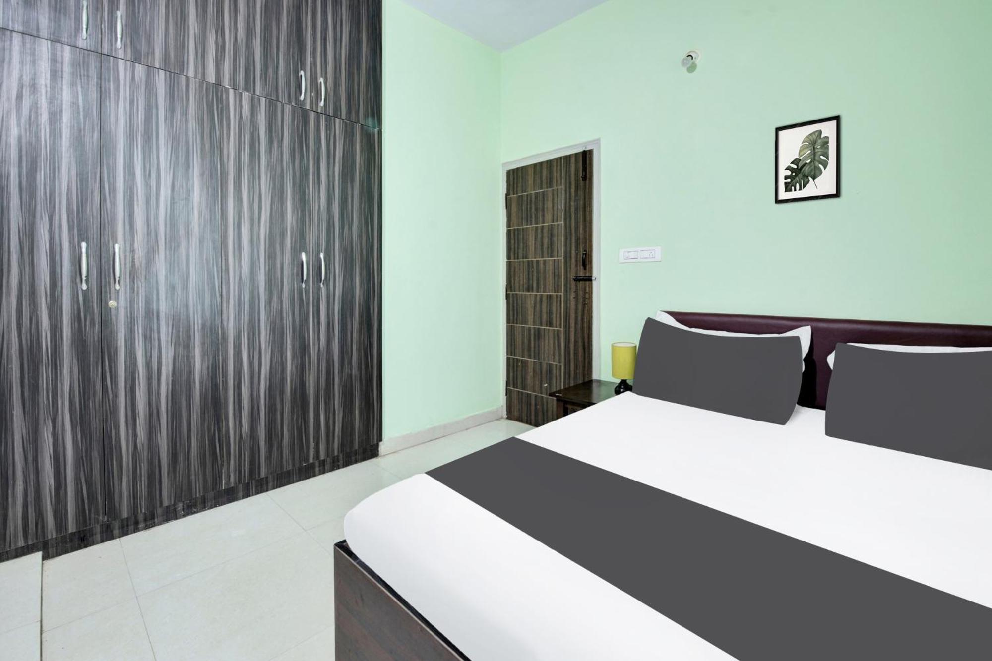 Hotel O S M Boarding And Bangalore