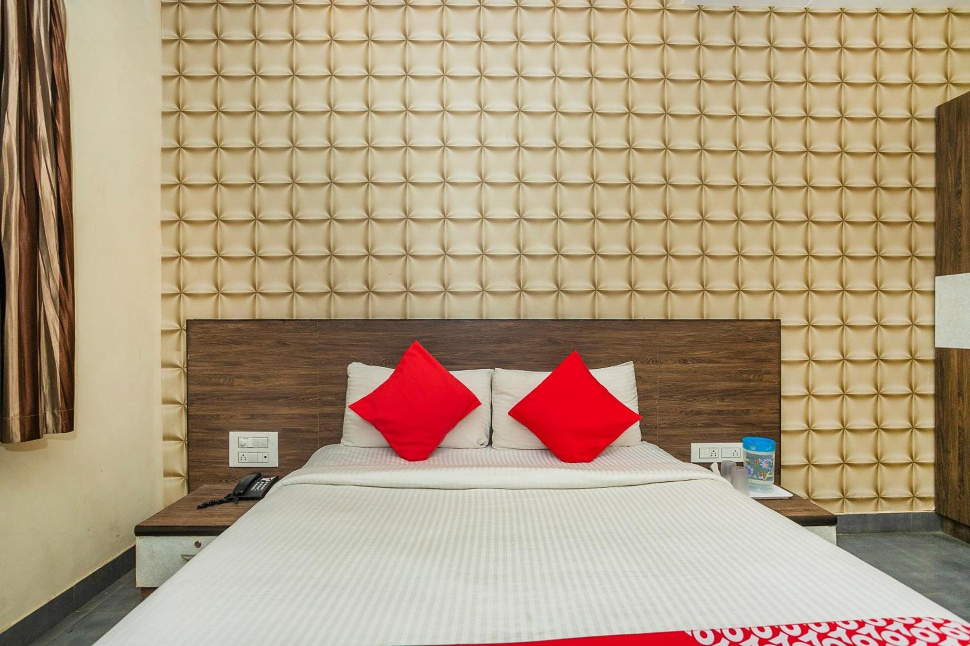Super Collection O Indian Near Sitara Restaurant 3* Bangalore