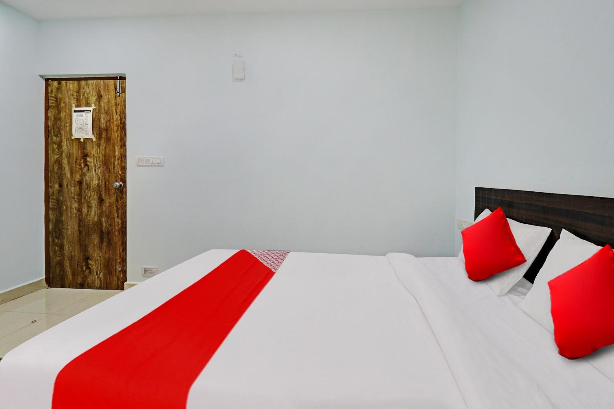 O Karanji Comforts Hotel