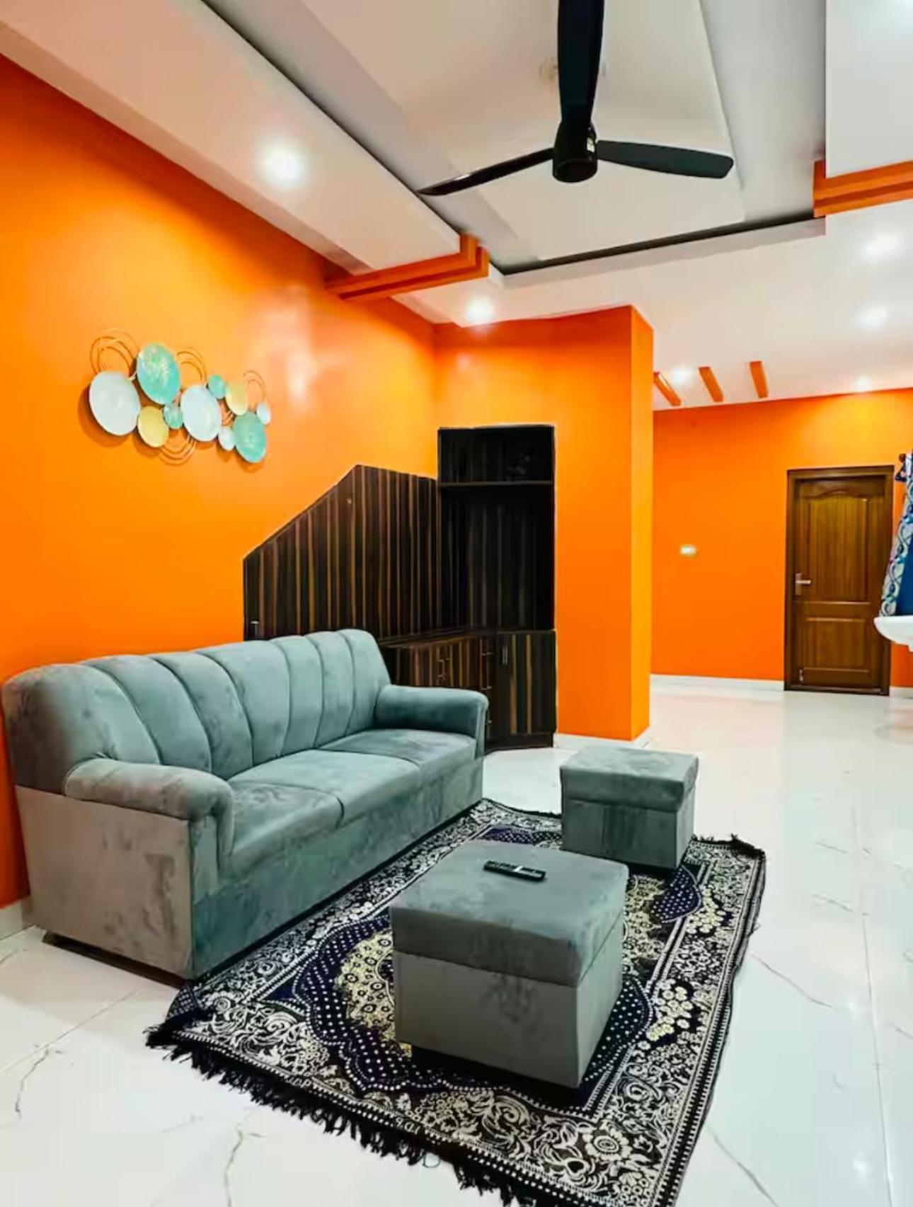 Hotel Deluxe In Whitefield *