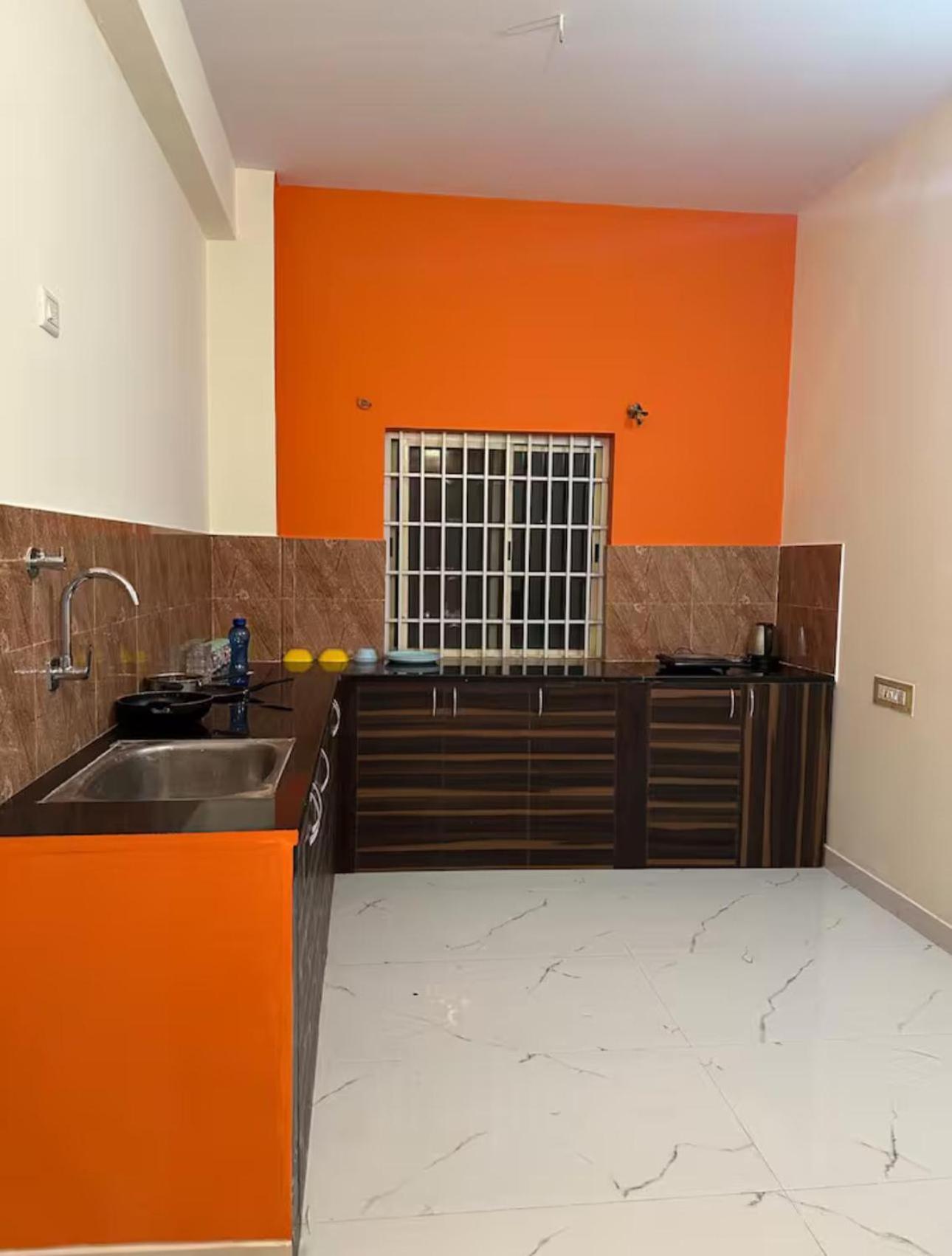 Hotel Deluxe In Whitefield