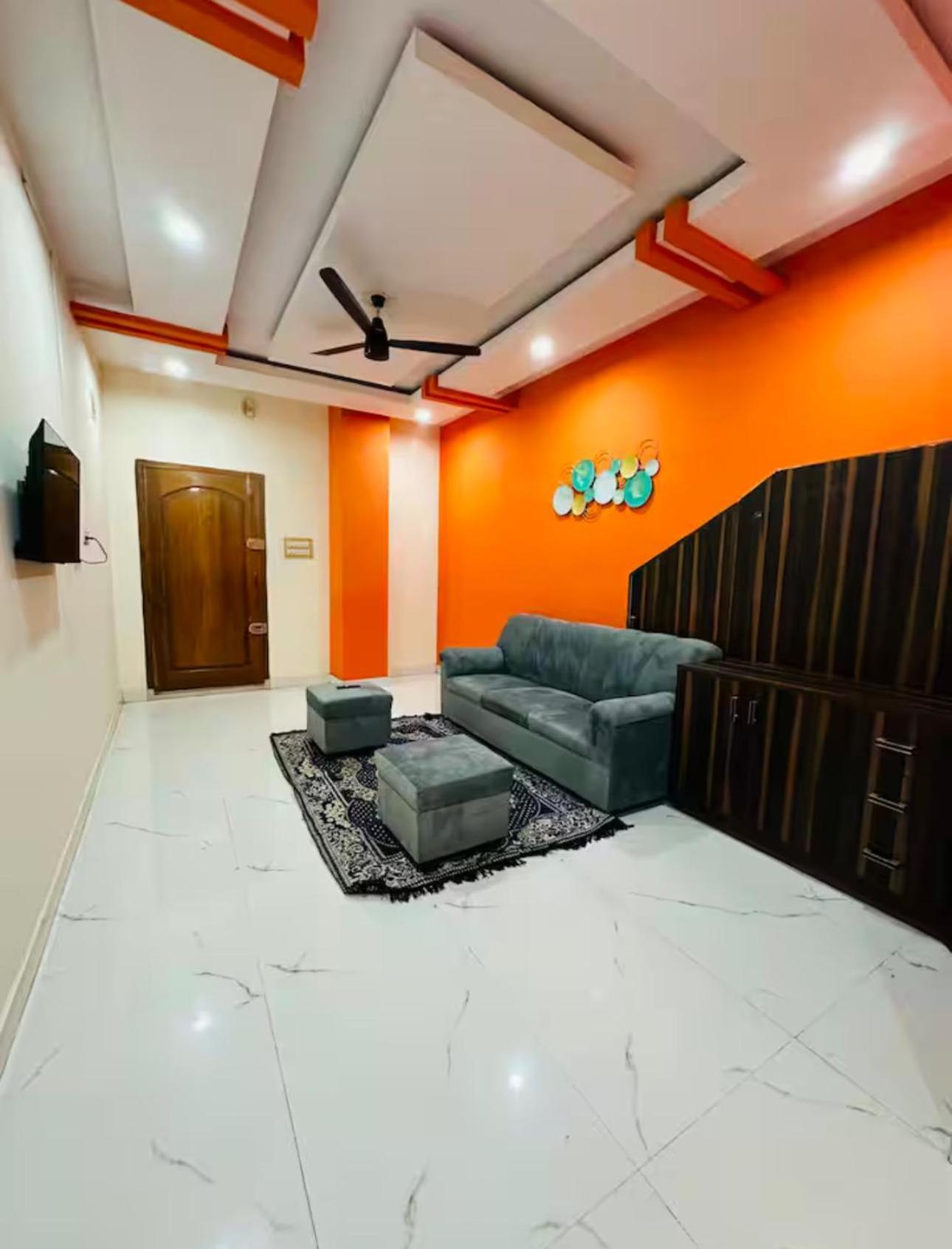 Hotel Deluxe In Whitefield *