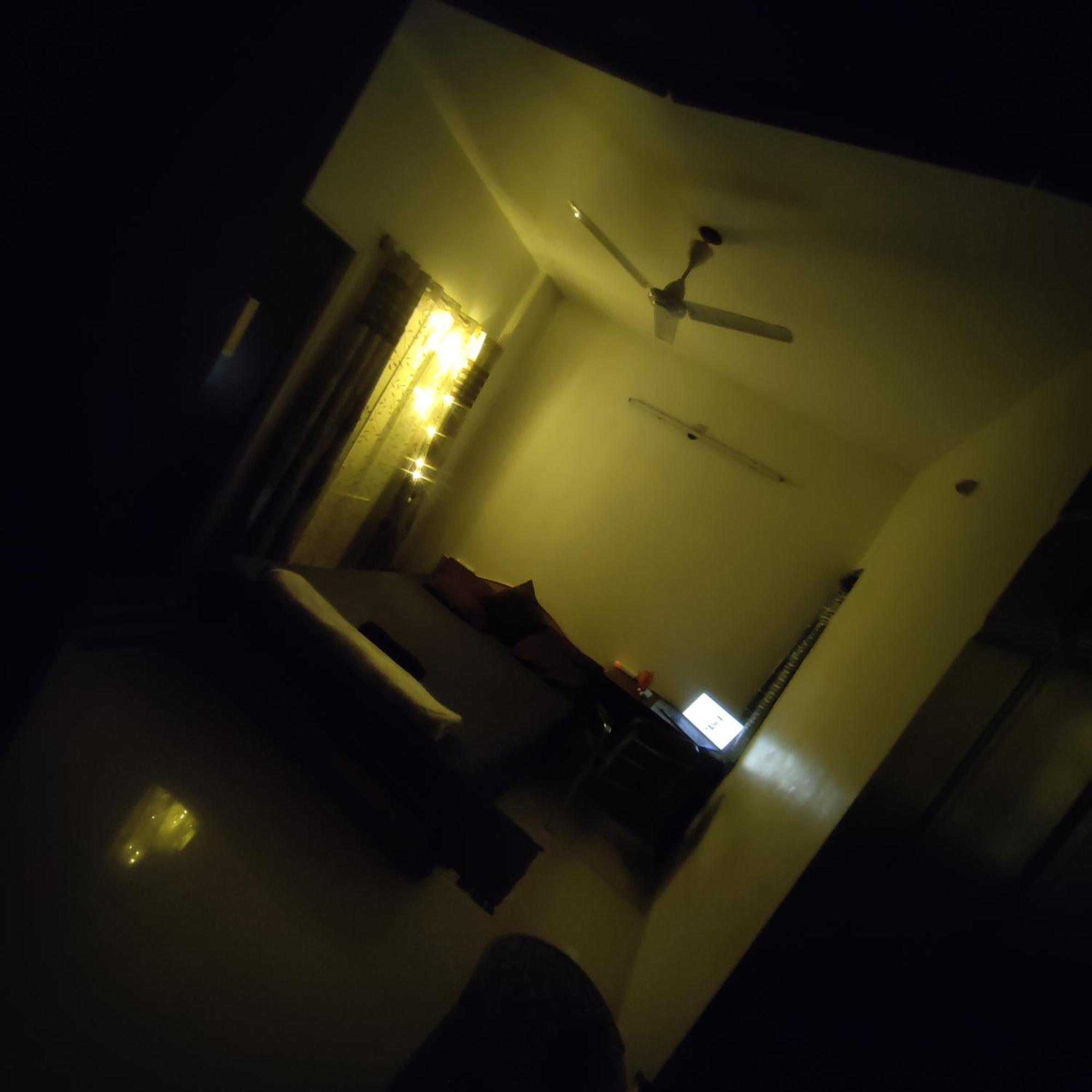 Lakeview Balcony Homestay *
