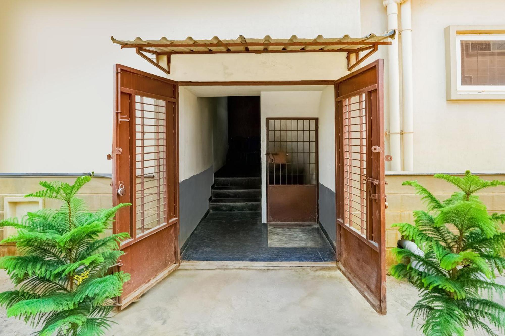 O High Bar Boarding And Lodging * Bangalore