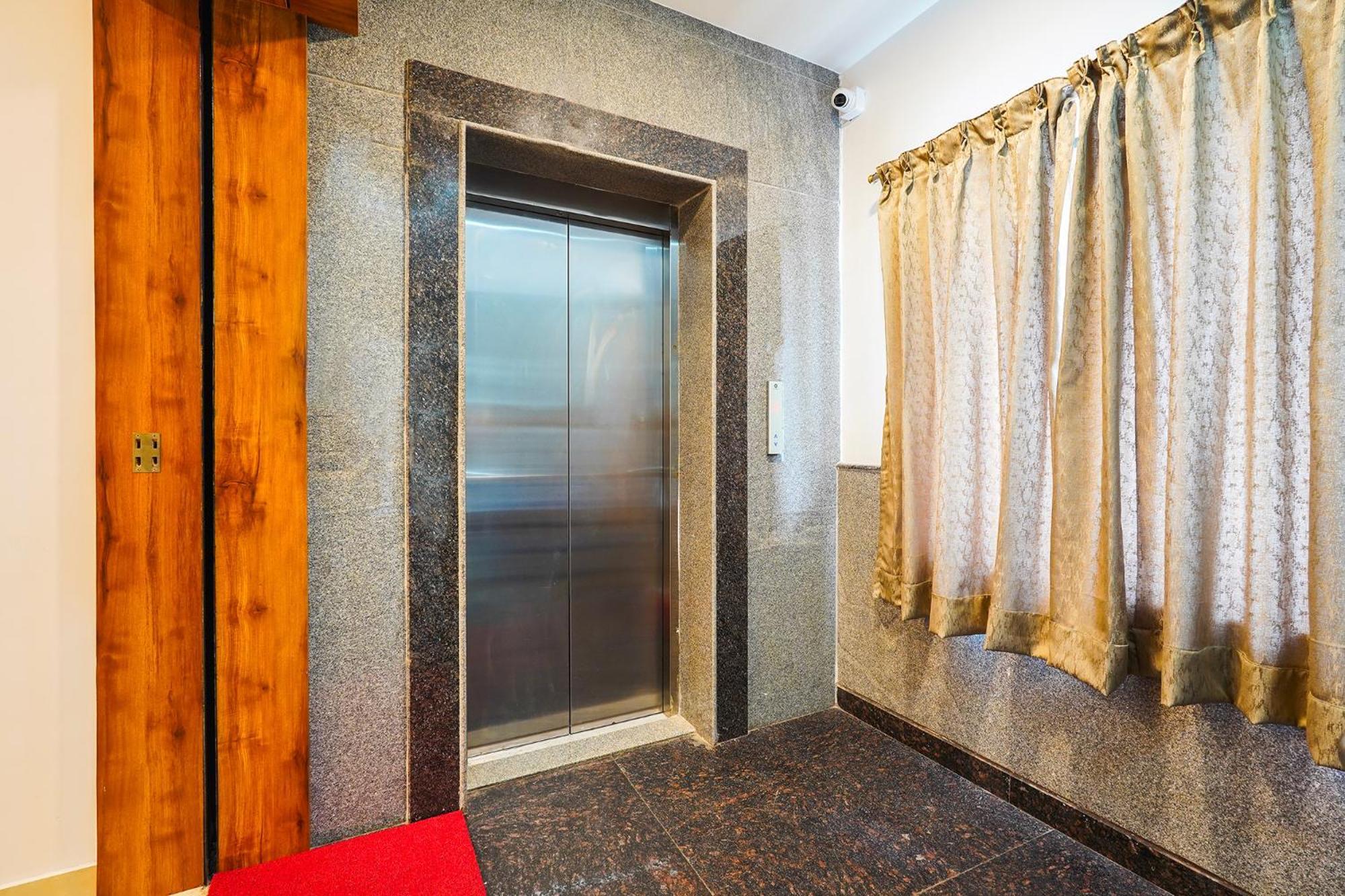 Fabhotel Royal Grand - Basaveshwar Nagar