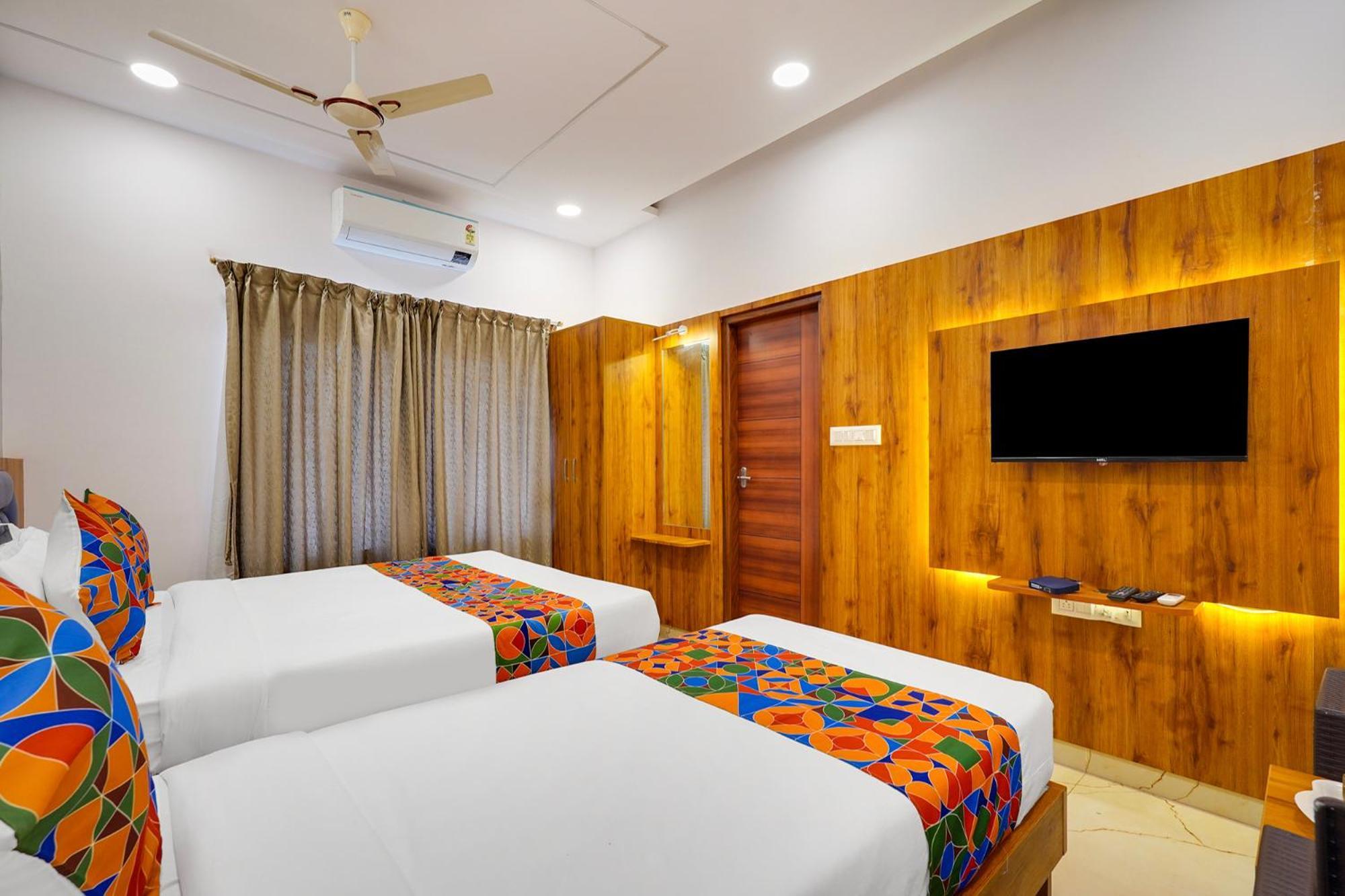 Hotel Fabhotel Royal Grand - Basaveshwar Nagar 3*