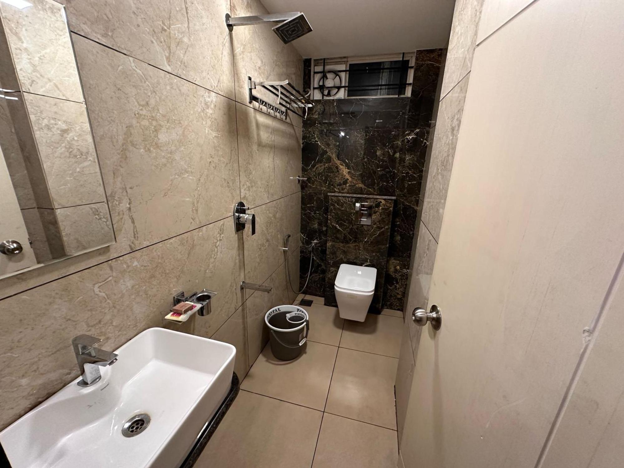 Hotel Super Collection O Local Square | Whitefield