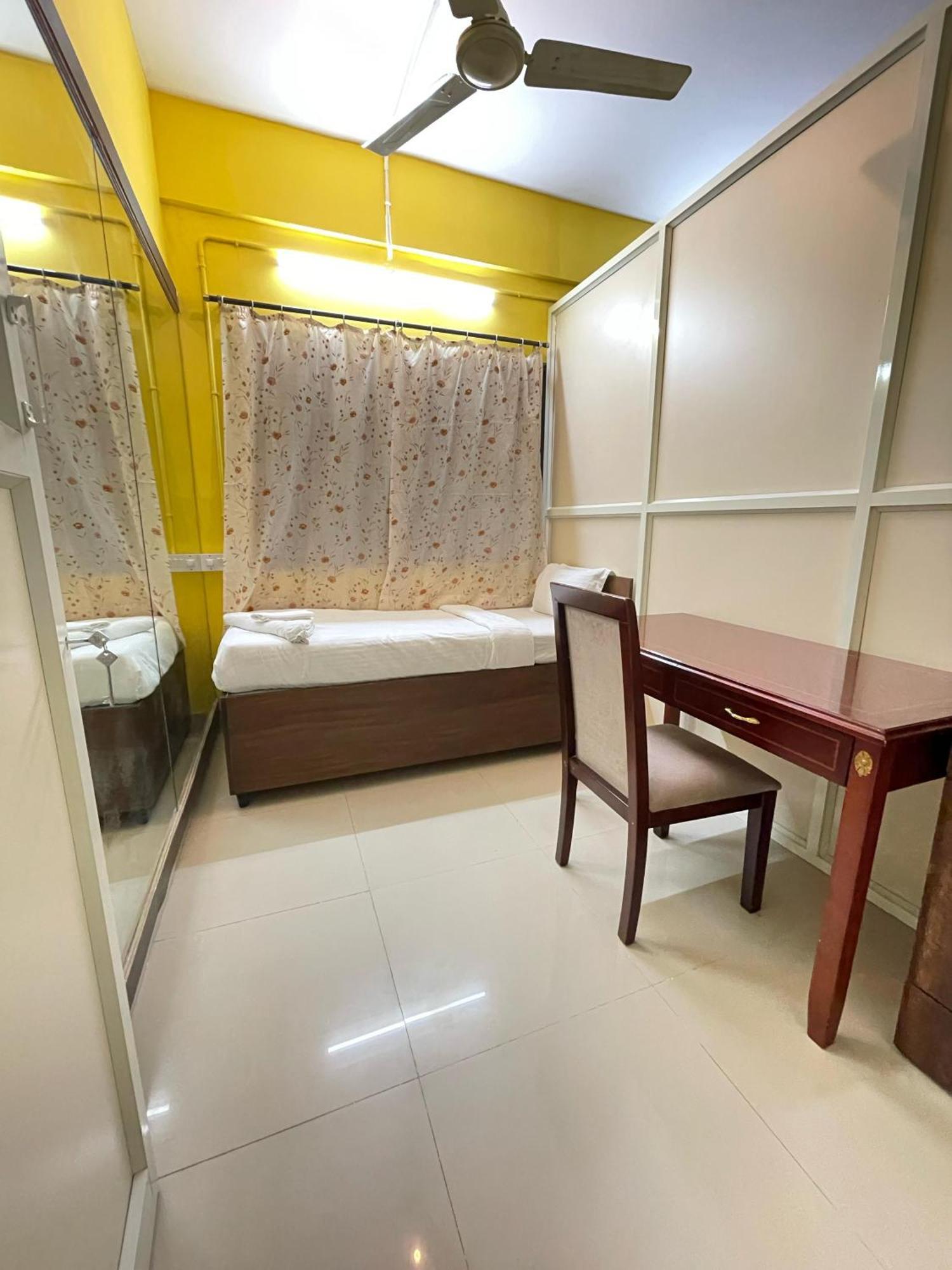 Bed & Breakfast Compact Tea Square Bangalore