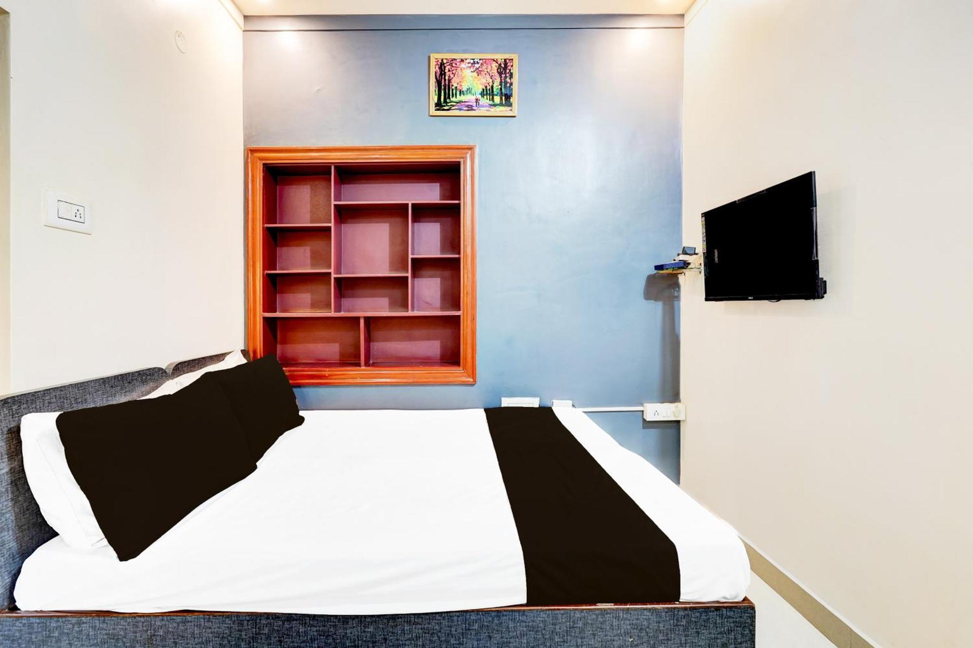 Hotel Nagananda Residency 2*